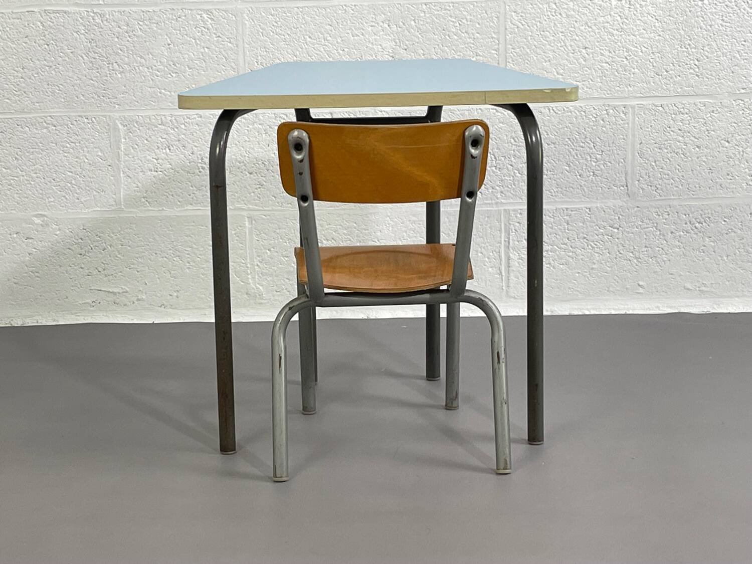 Ensemble bureau et chaise écolier Mullca