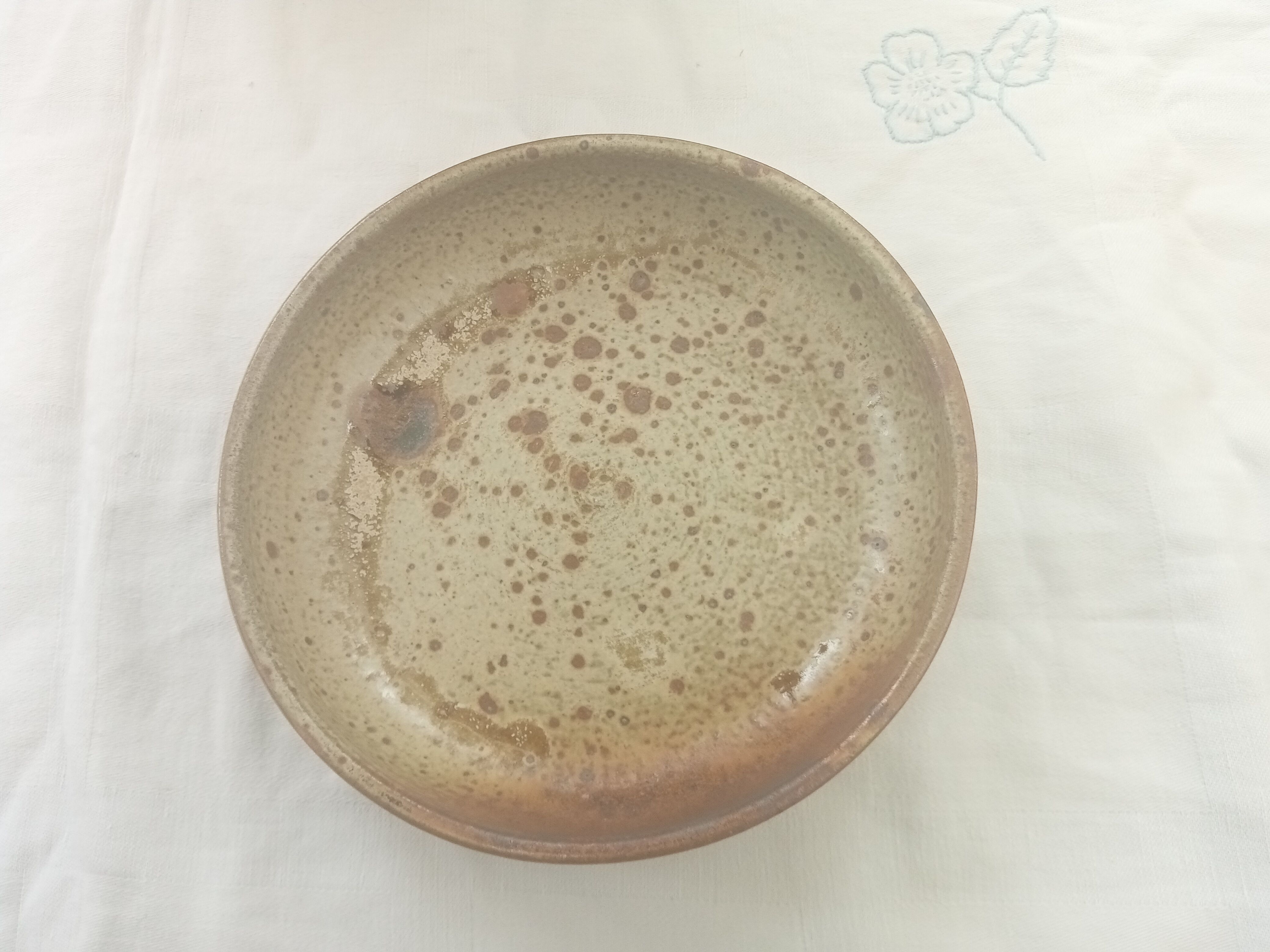 6 hollow sandstone plates