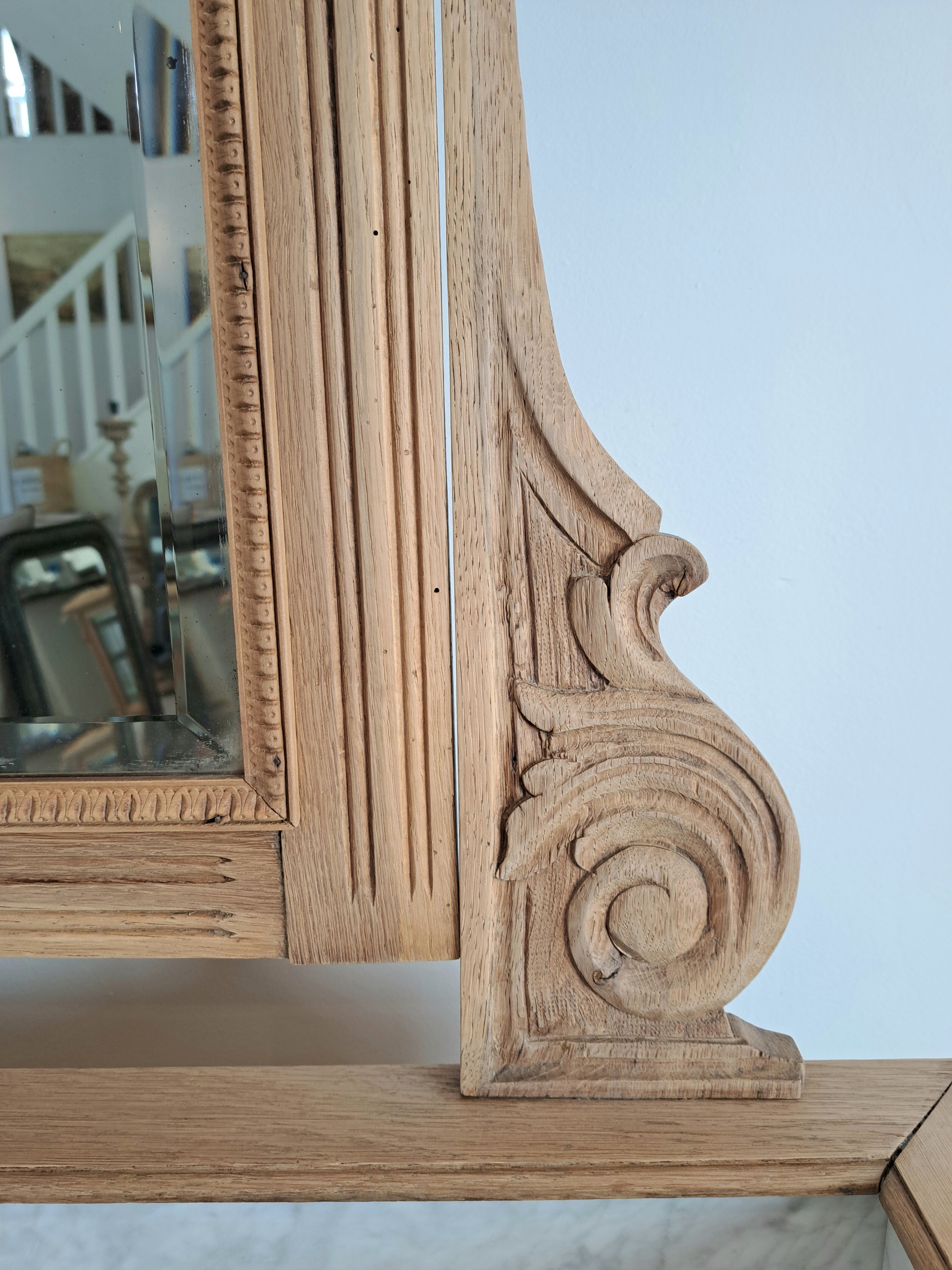 Bathroom cabinet with marble top in Henri II style