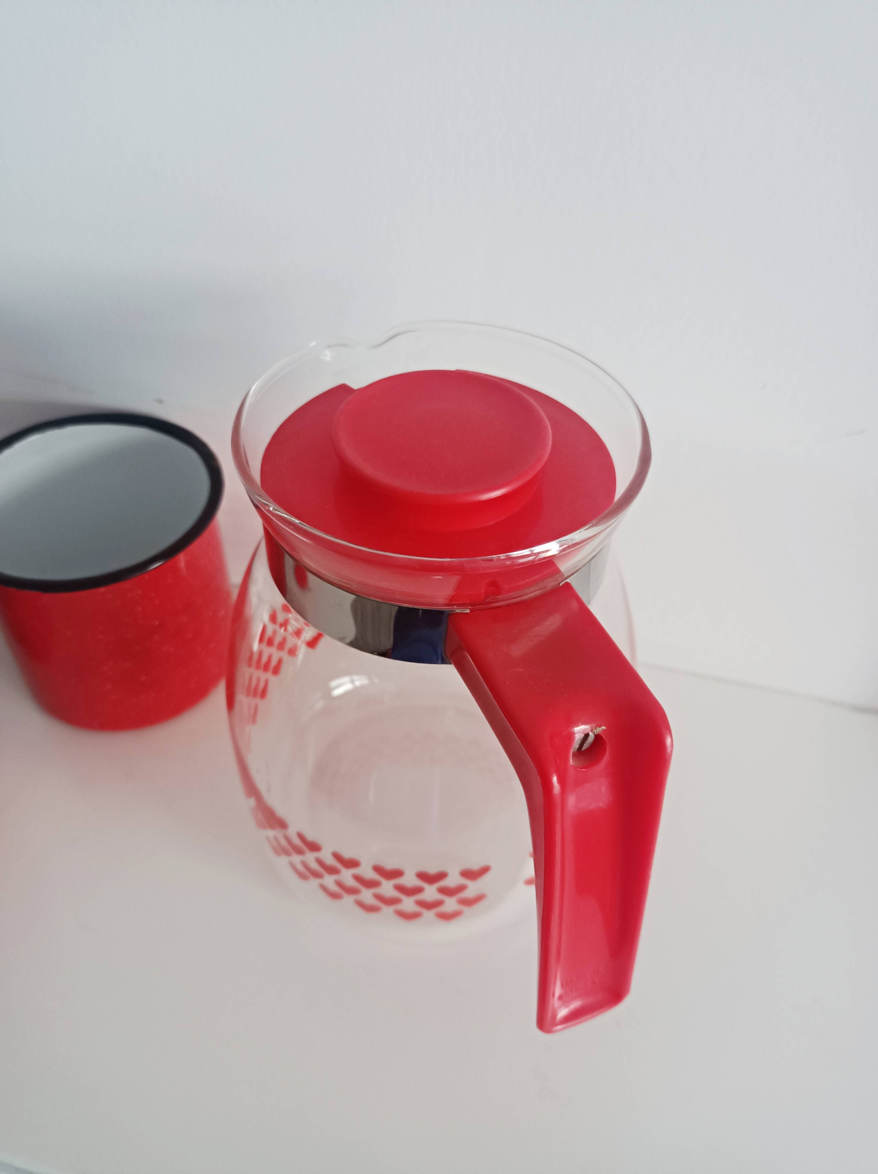 Coffee pot, heart pattern