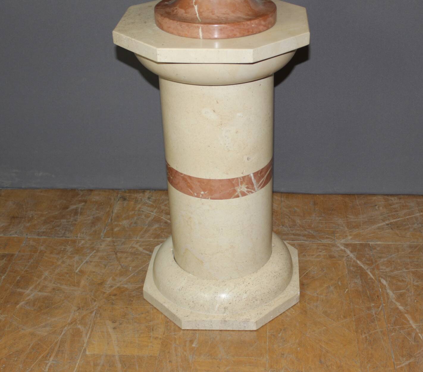 Column and its basin in marble and ceramic from around 1980.