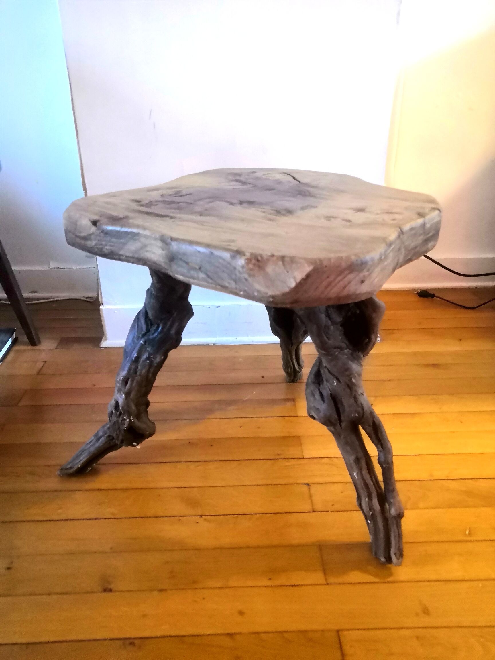 Brutalist tripod coffee table solid wood and 60s design living legs