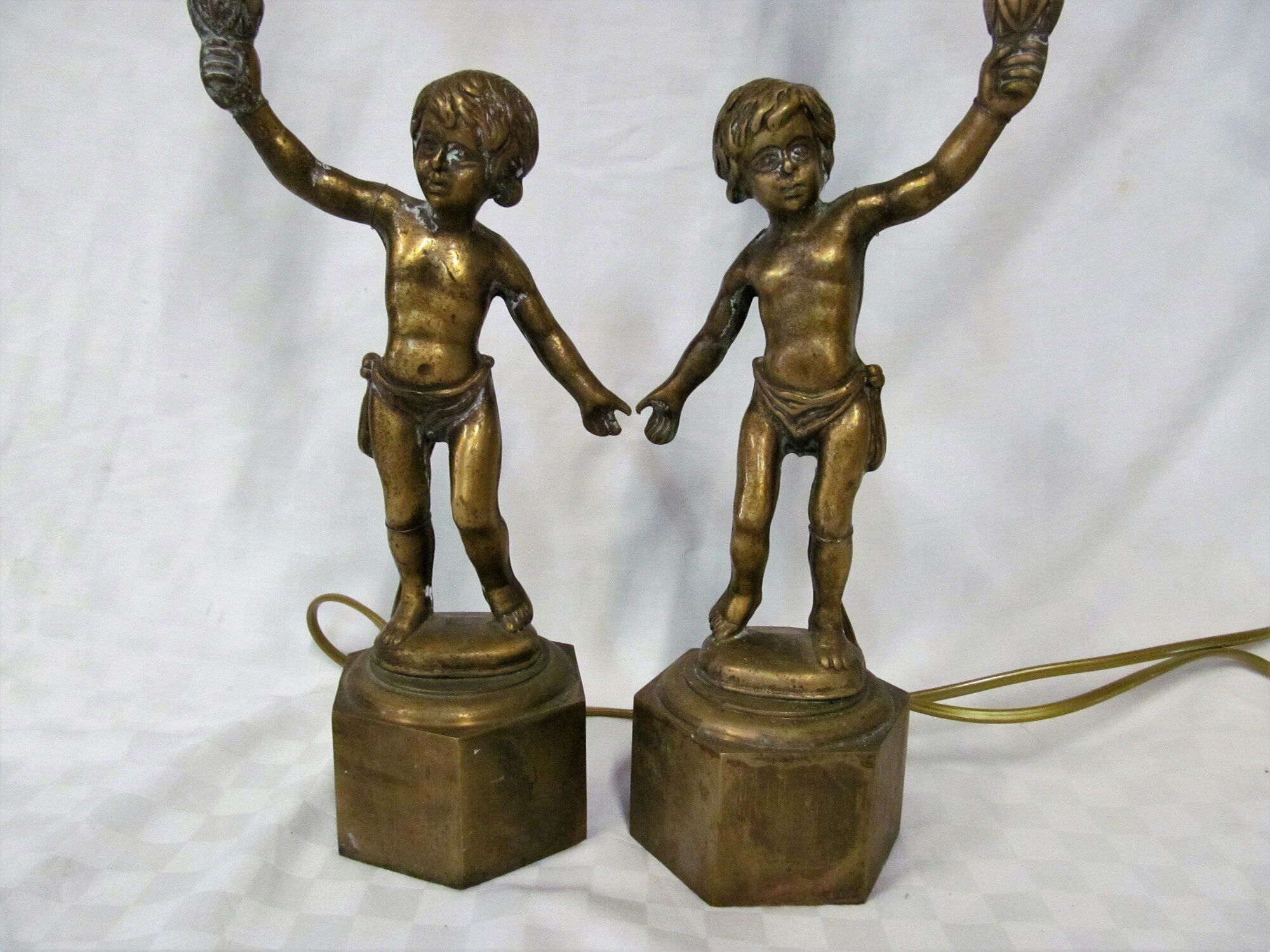 Paire de lampes en bronze