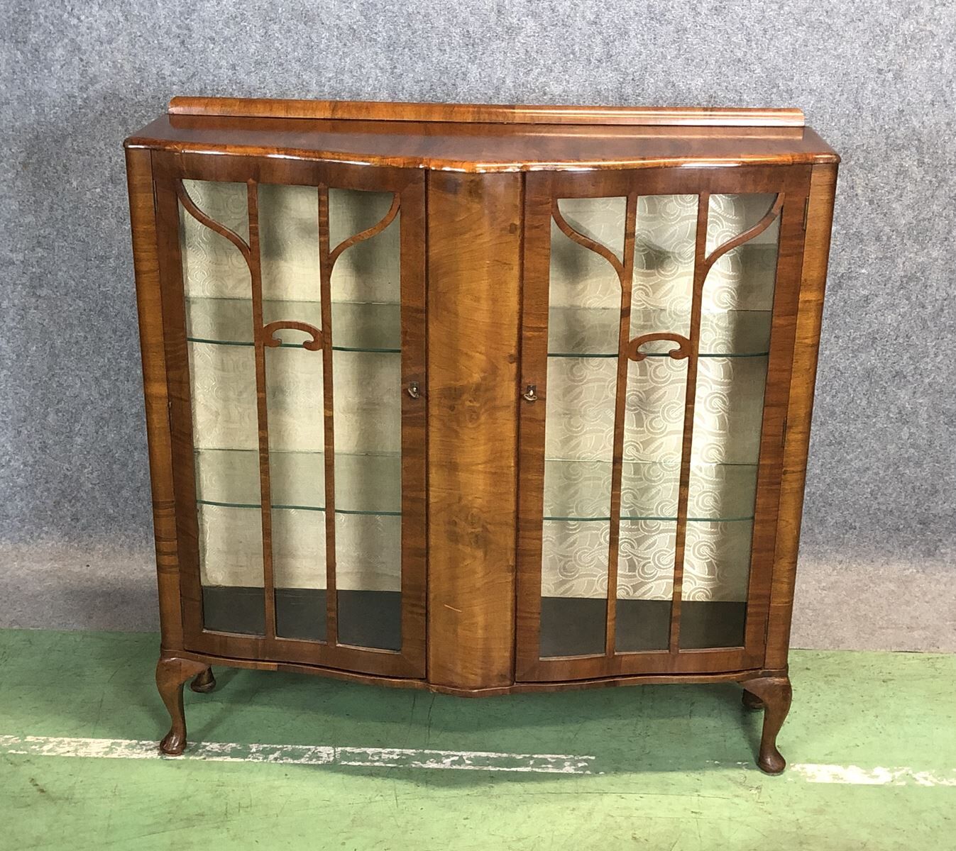 Walnut chippendale showcase - 1930s