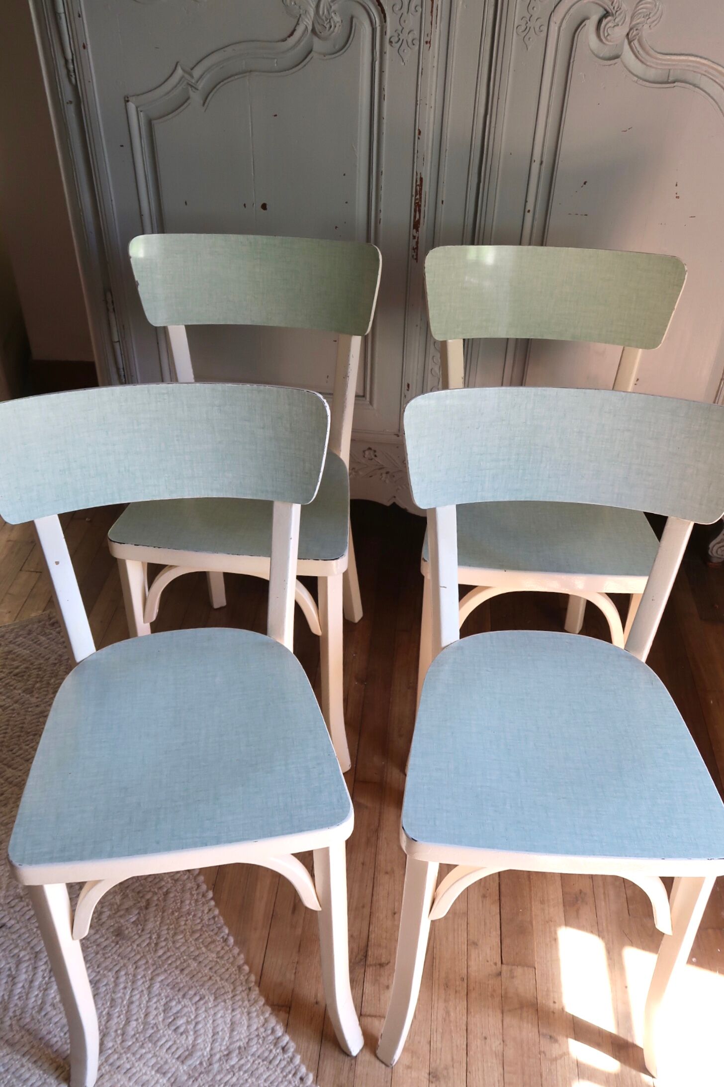 Lot de 4 chaises bistrot Baumann en bois et formica