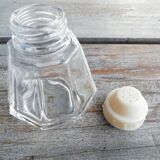 Bakélite cork-faceted salt shaker