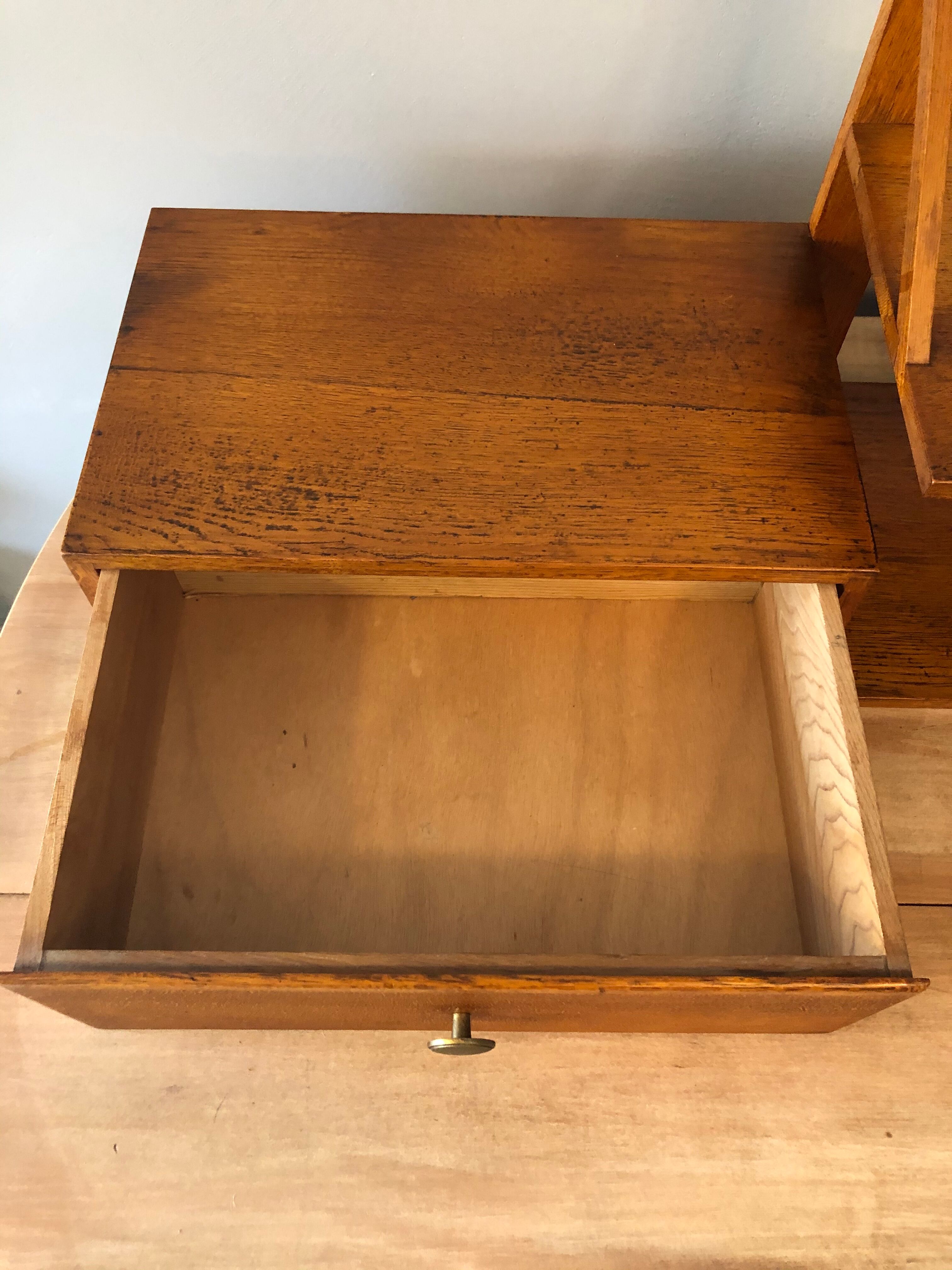 Vintage shelf to hang