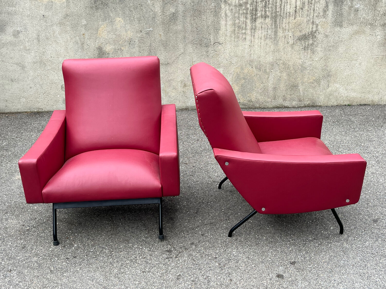 Pair of Gilbert Steiner design armchairs, Galion model, published by Steiner