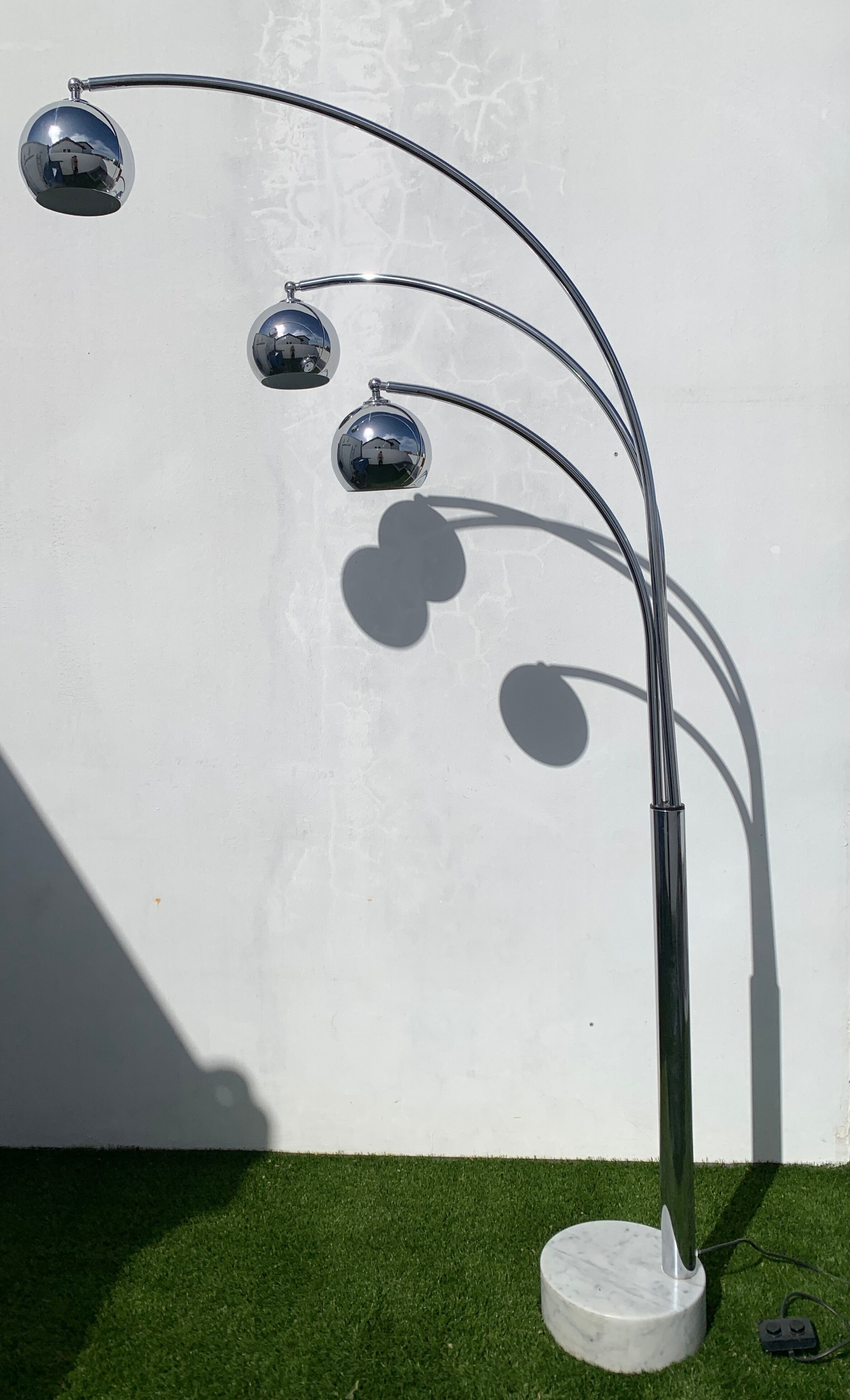 Italian lily of the valley floor lamp, design Goffredo Reggiani, 3 lights in chromed metal, 1970