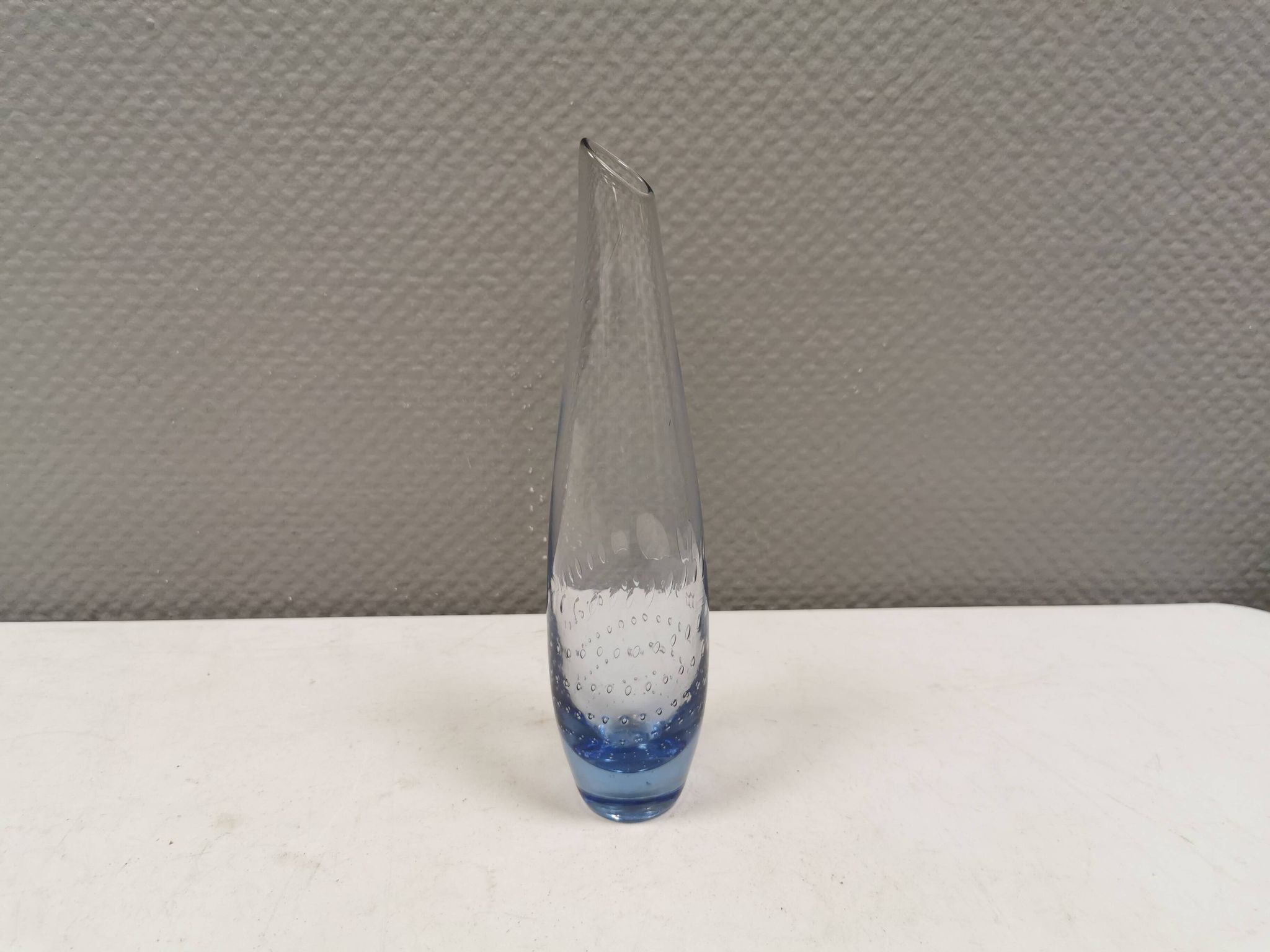 Vase finlandais en verre bleu