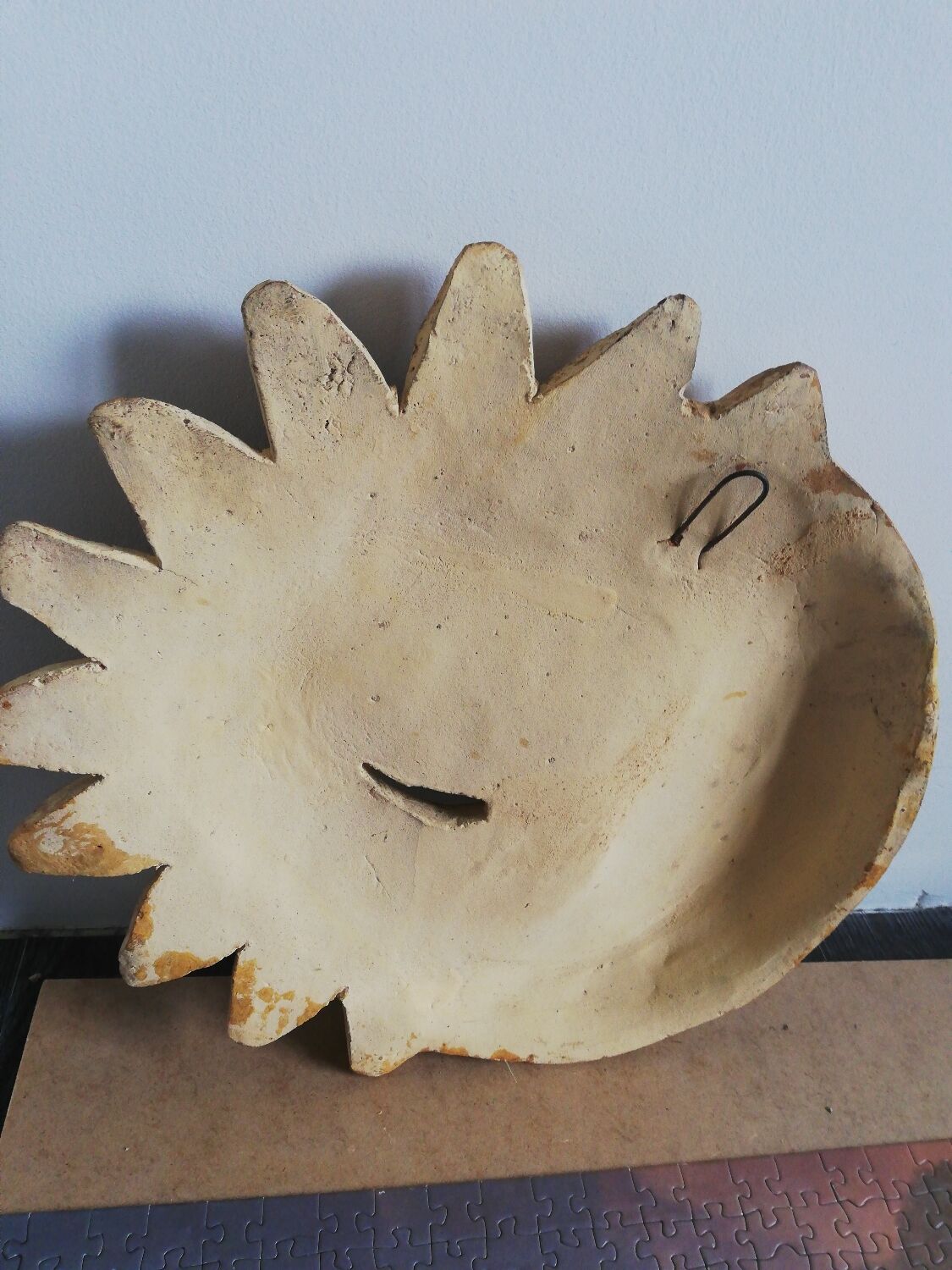 Wall decoration in the shape of sun and moon