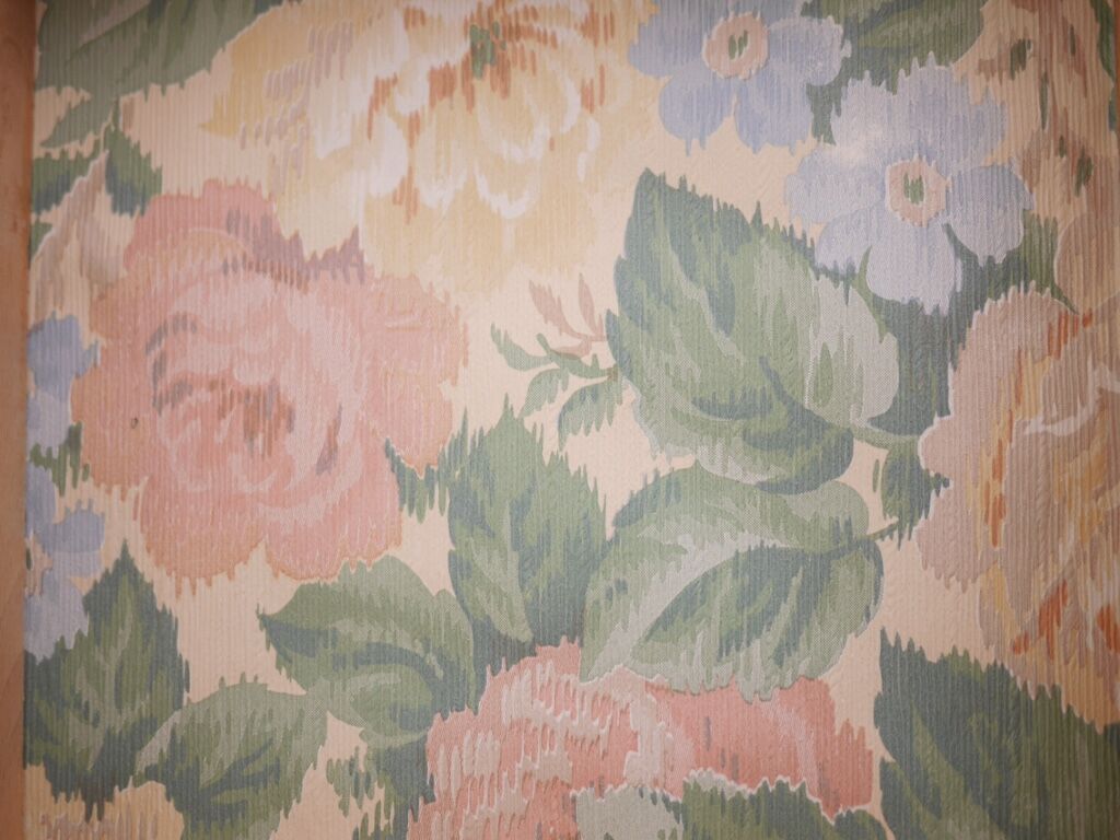Travailleuse rose tendre et bois