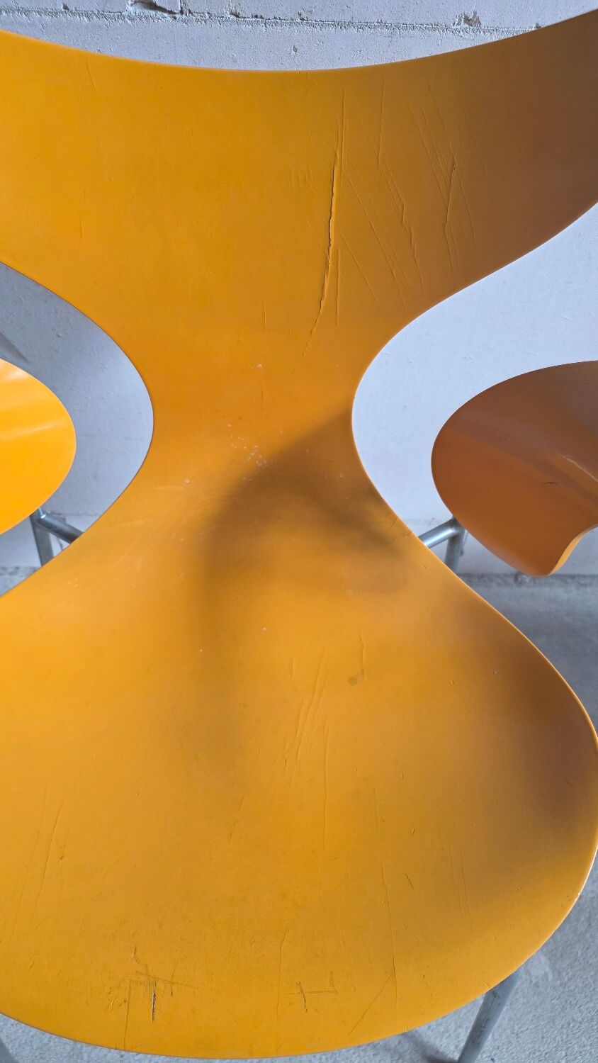 Arne Jacobsen Seaugull by Fritz Hansen