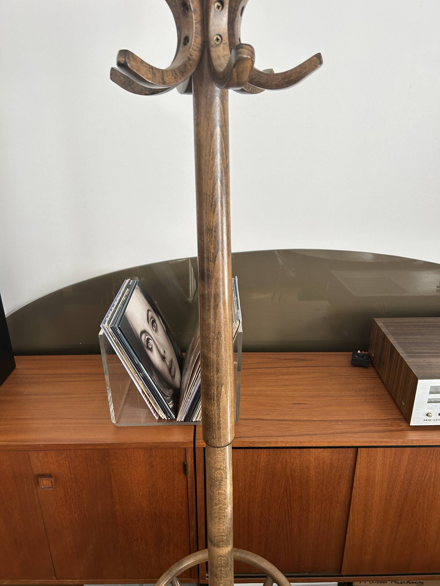 Baumann coat rack, swivelling parrot design from the 60s/70s in wood.