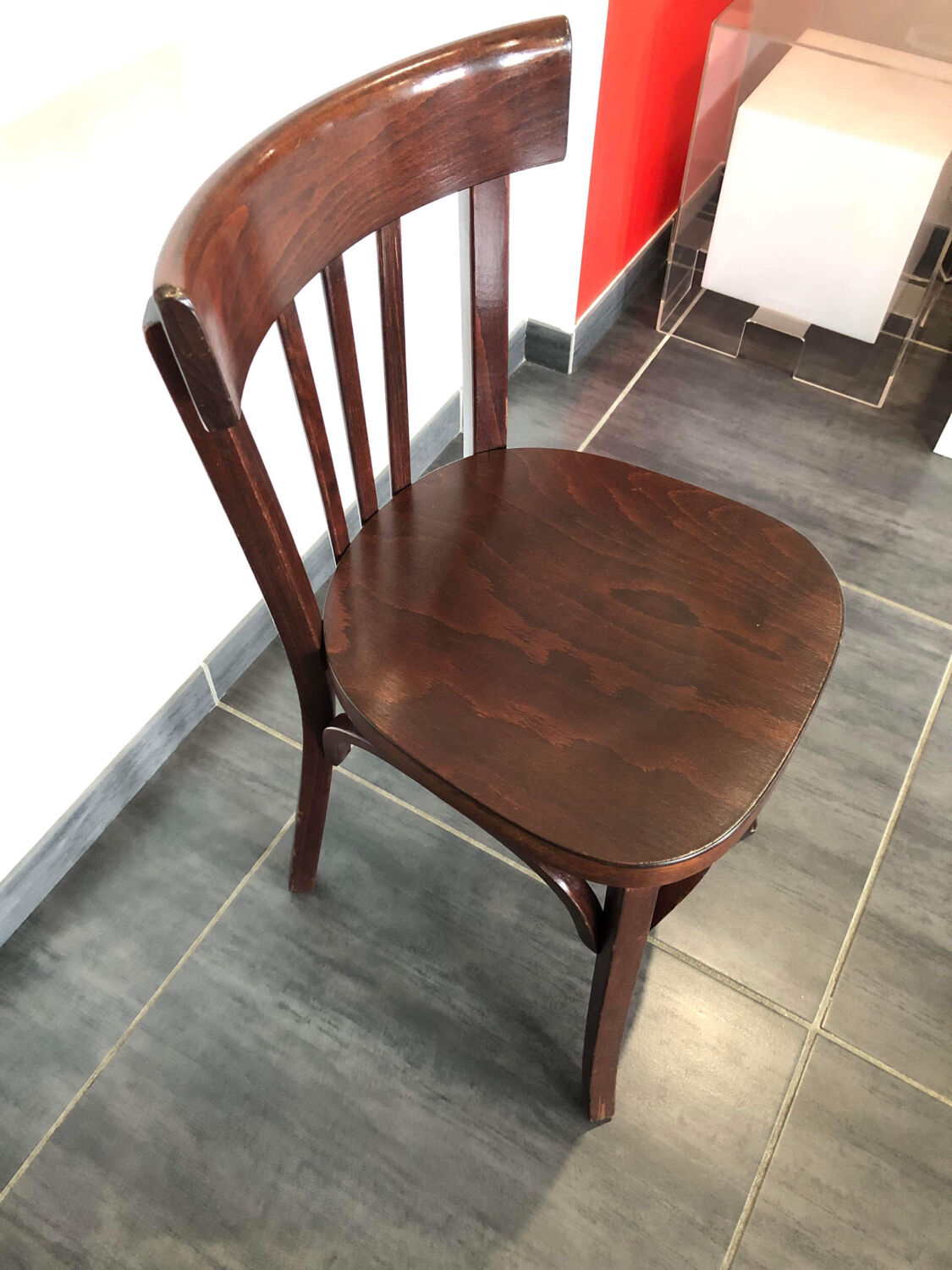 Suite de 4 chaises de bistrot Baumann vintage
