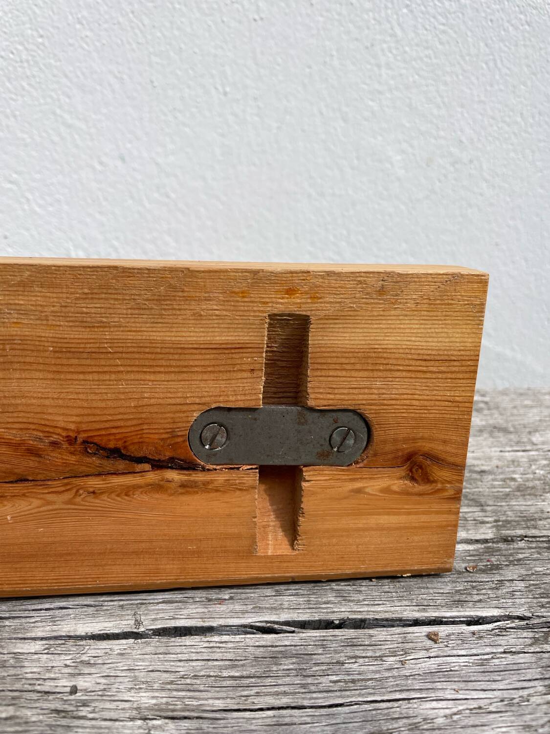 Maison Regain 1980 wooden wall coat rack