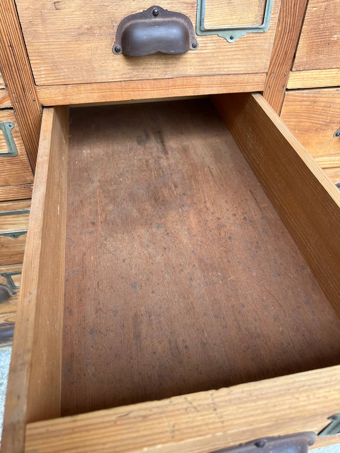 Vintage hardware trade furniture