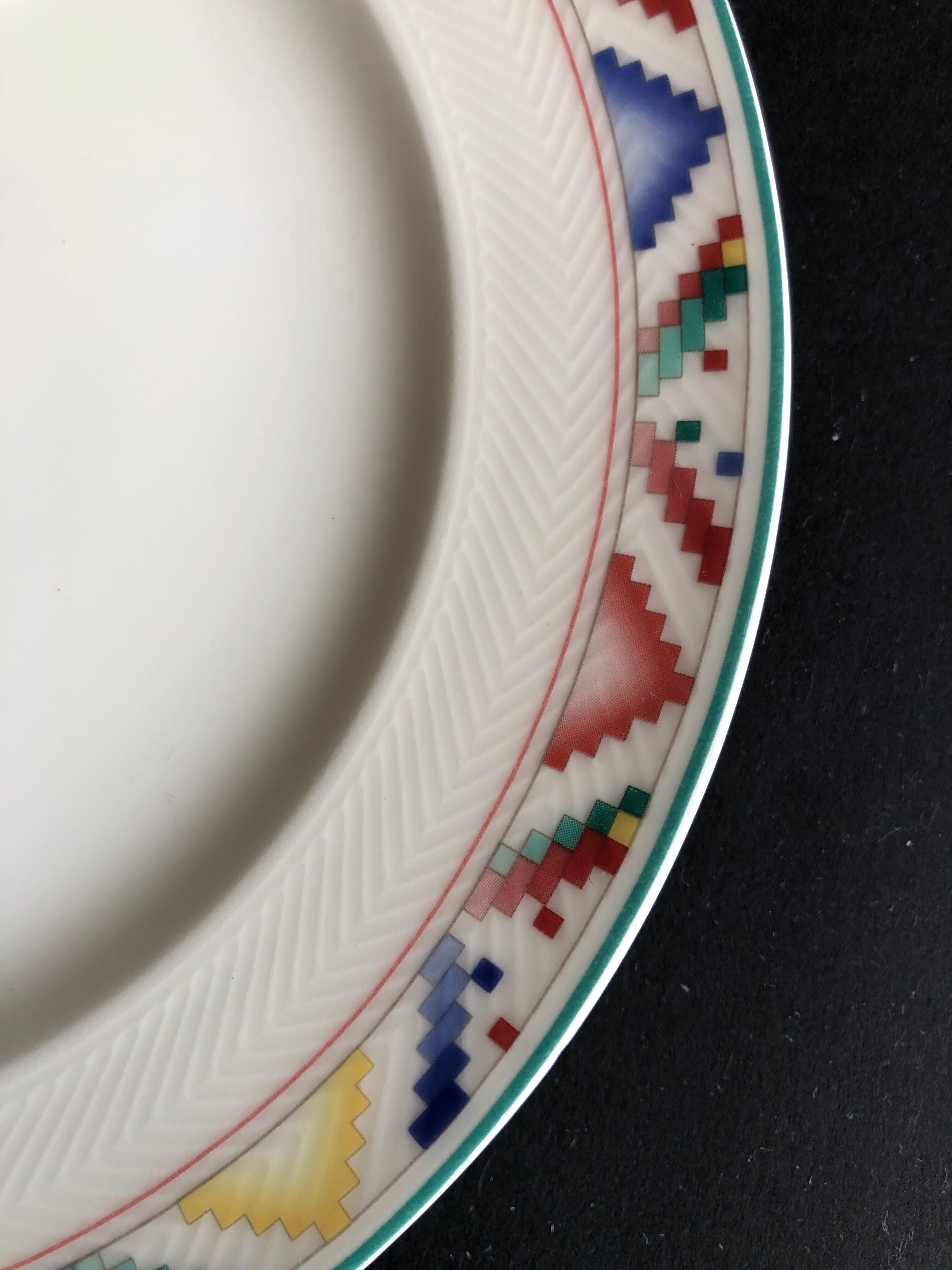 Villeroy and boch six dessert plates Indian look