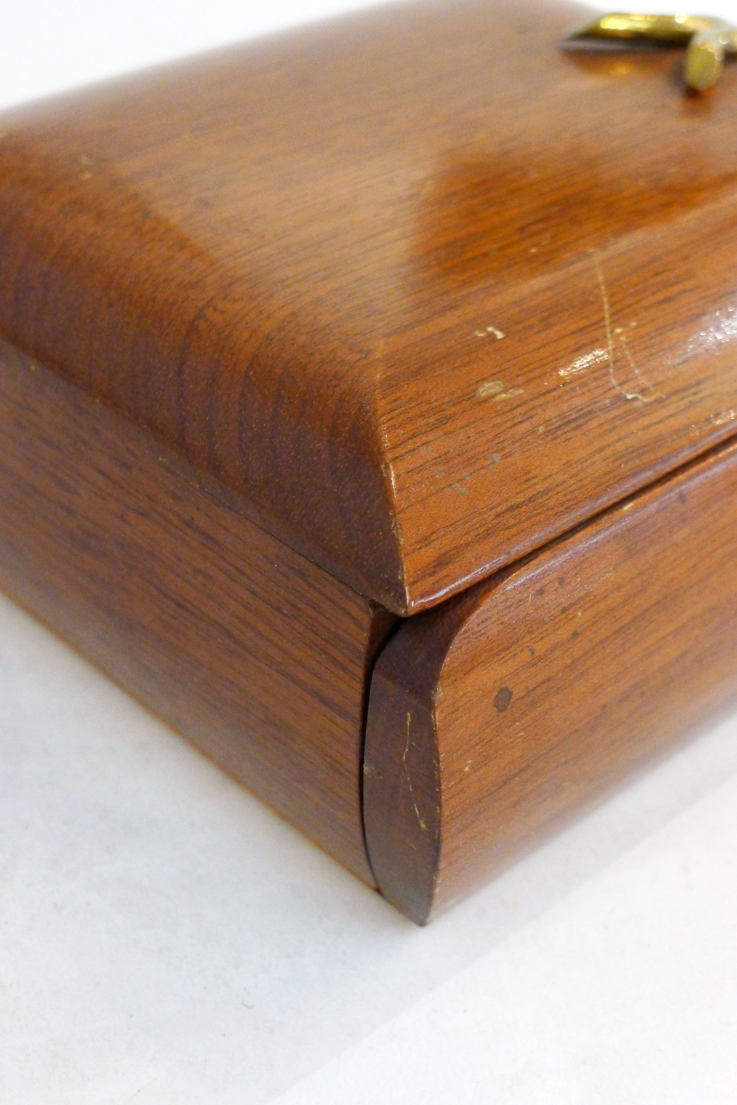 Cigarette and cigar box