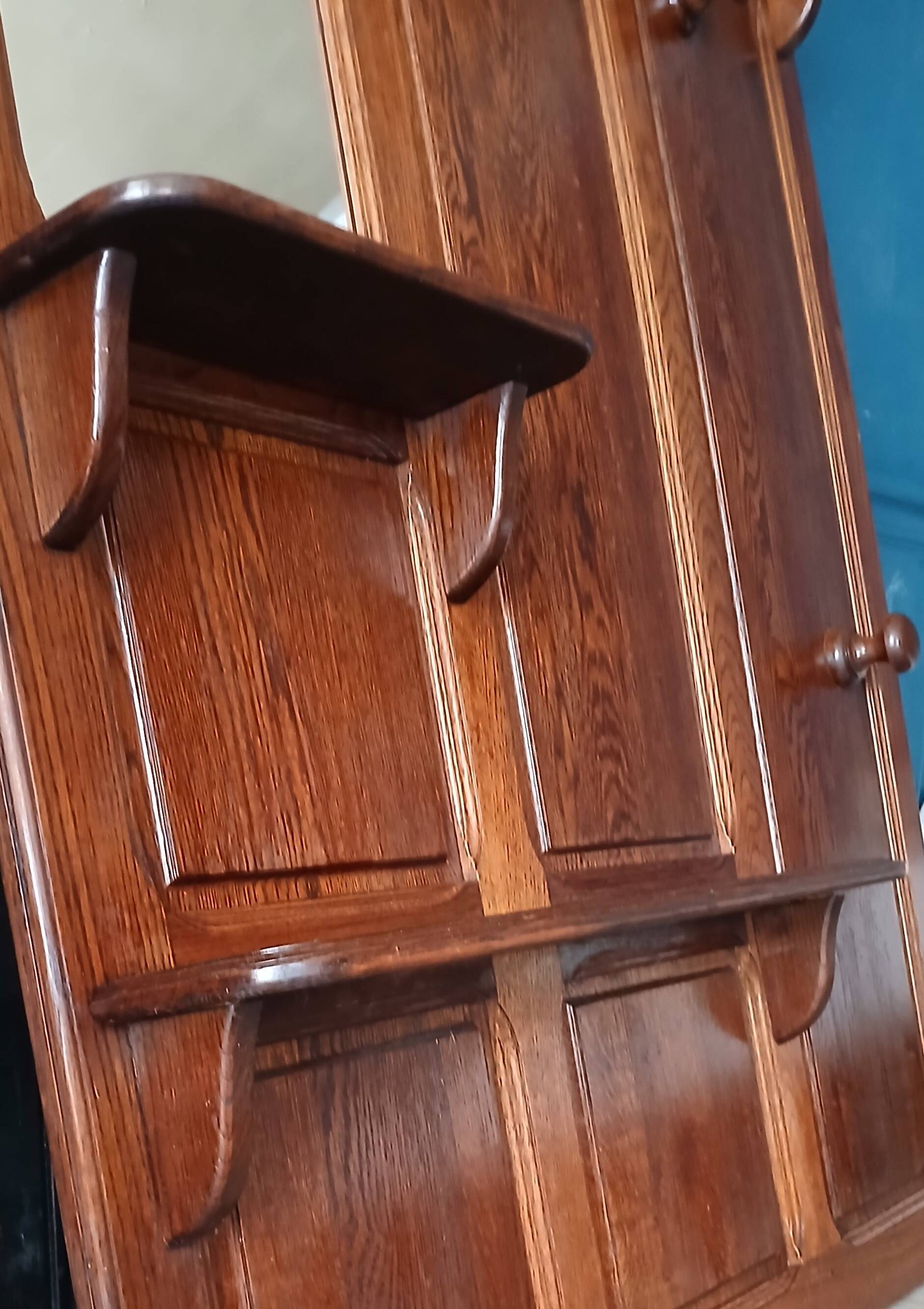 Entrance hall wardrobe in solid oak, pegged, circa 1940.