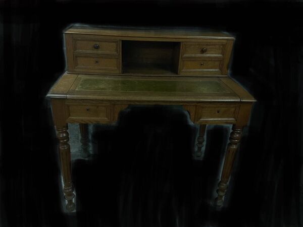 Bureau style directoire cuir vert