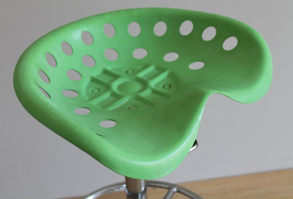 Mirima 70s green stool