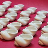 25 Snail Shell Buckets In Vintage White Porcelain
