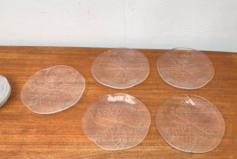 Vintage floral glass plates from Sweden by Ann Wärff for Kosta Boda, set of 11.