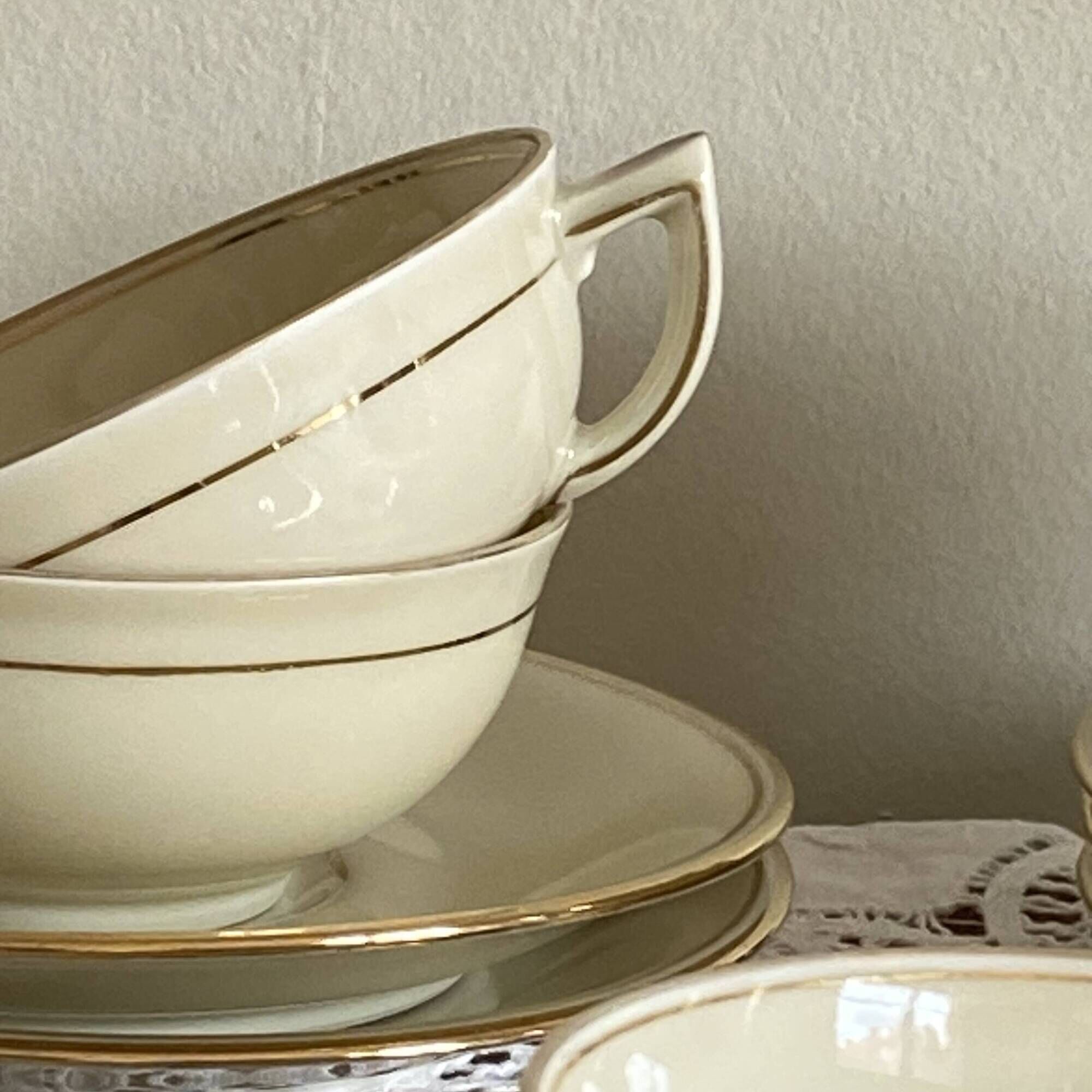 6 fine porcelain coffee and tea cups from the Limoges royal factory