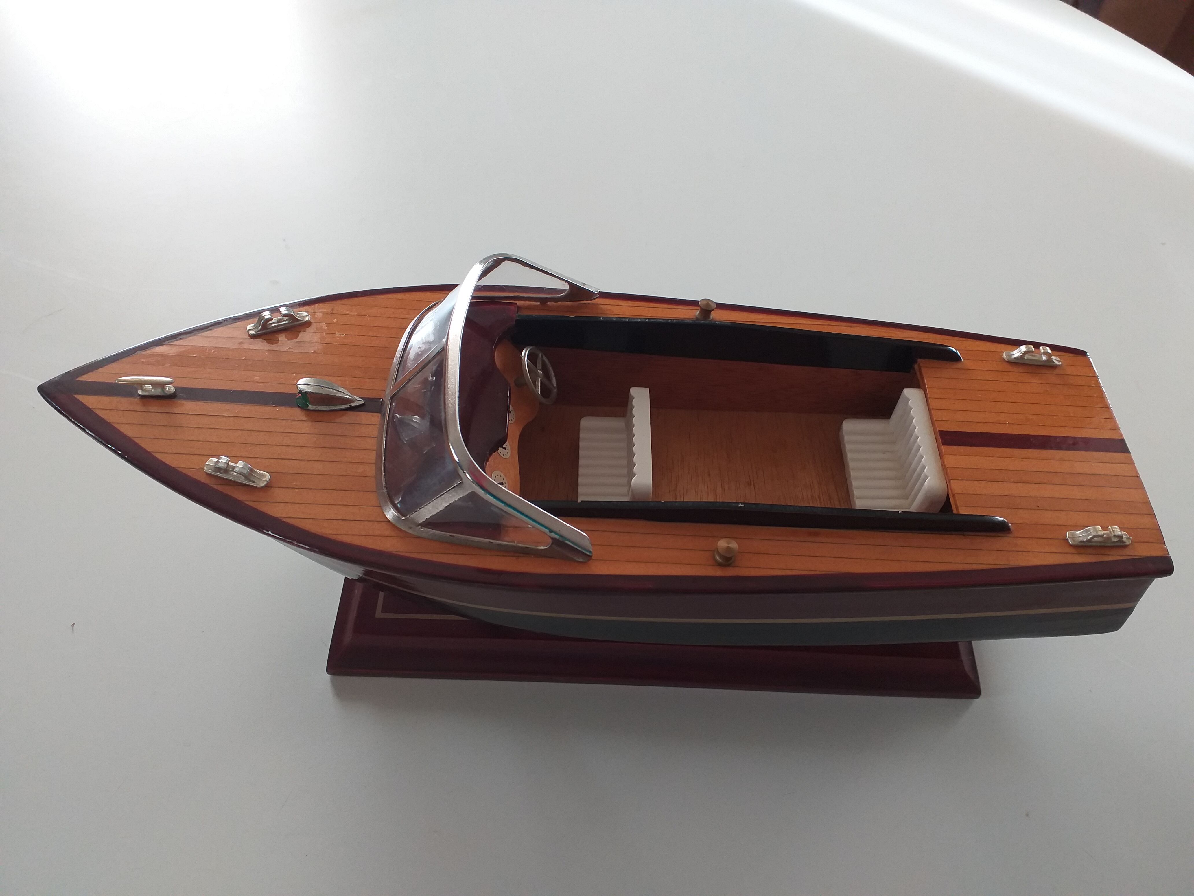 Model boat taxi vaporetto venise