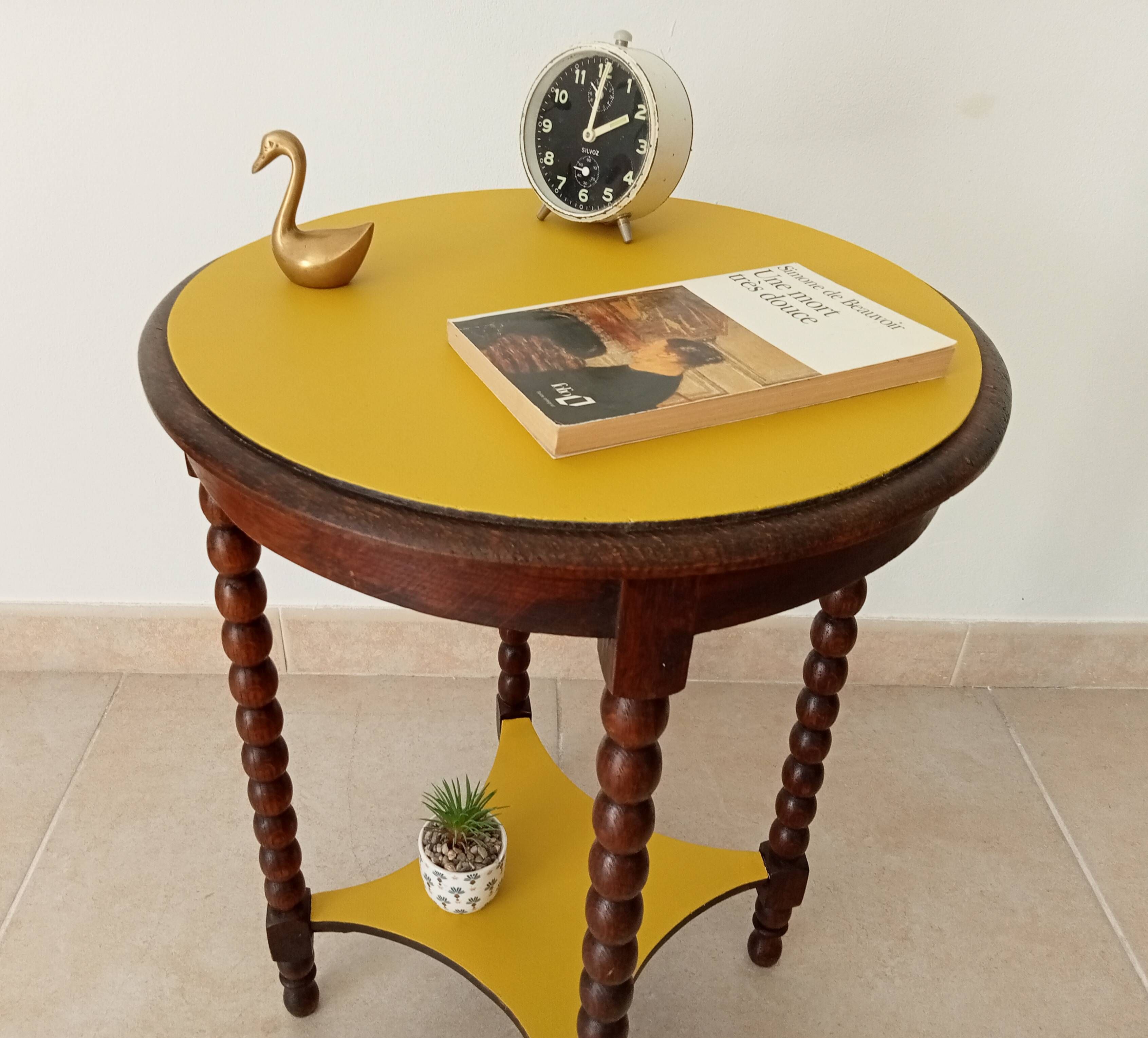 Old pedestal table, early 20th century, turned wooden legs