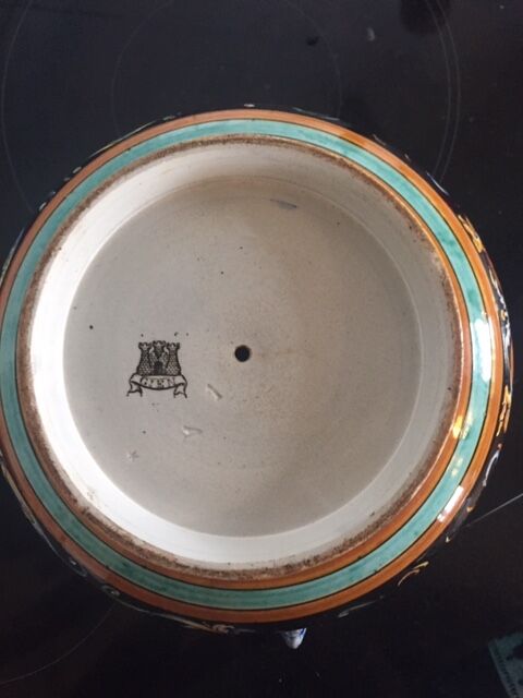 Gien pot mask Renaissance decorations