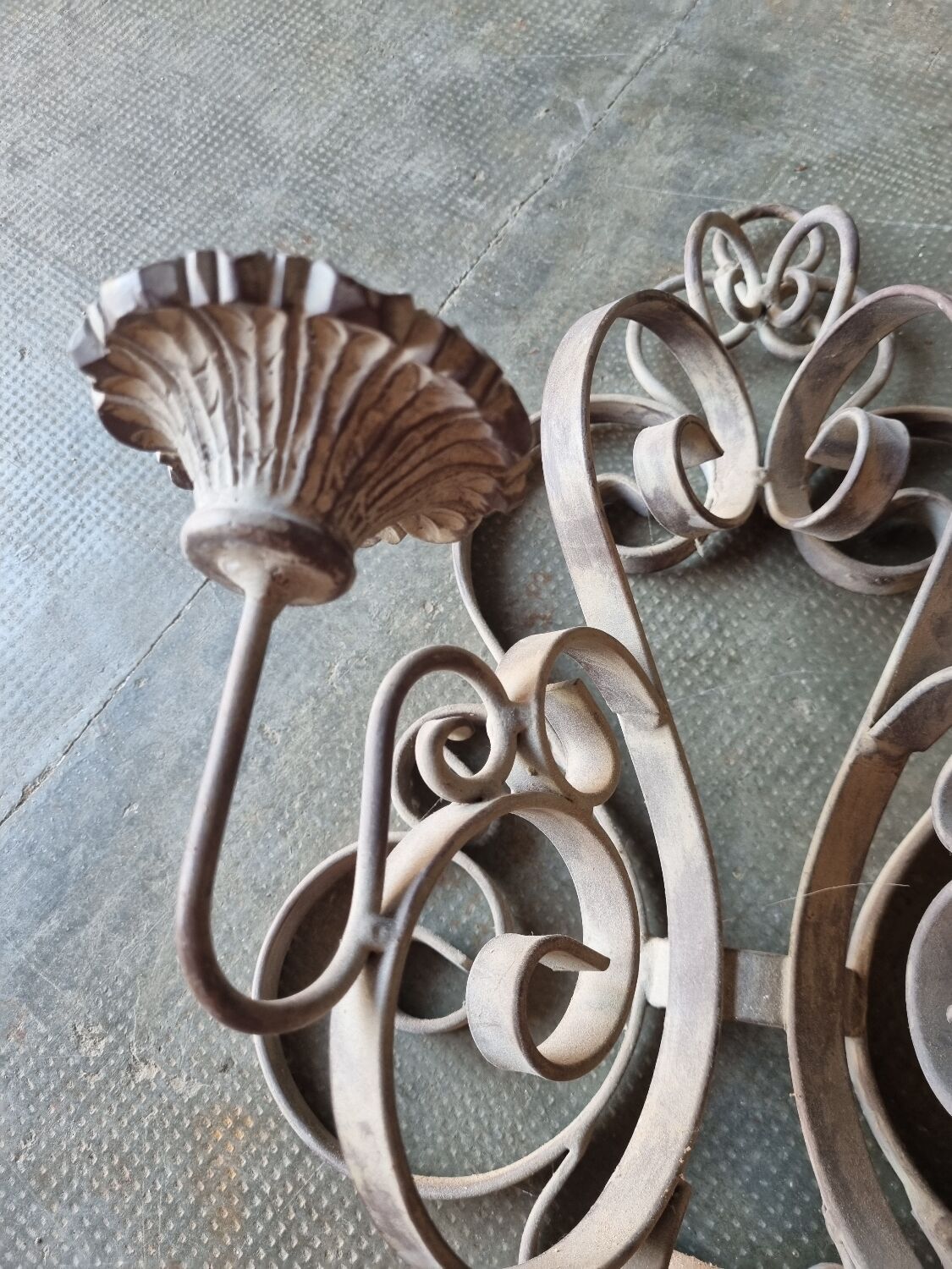 Struck iron wall lamp wall holder