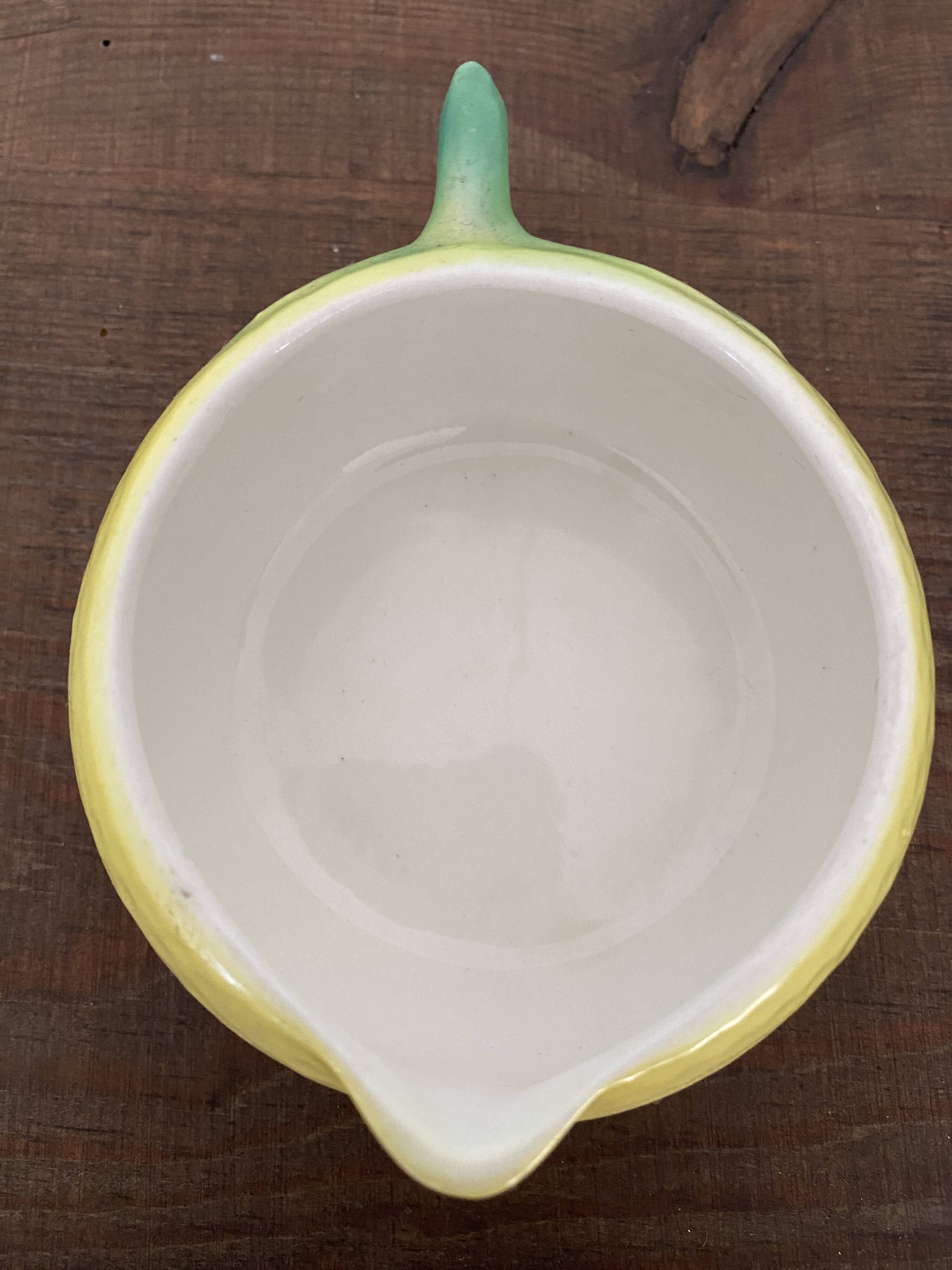 Citrus press, lemon squeezer lemon shape vintage 20s