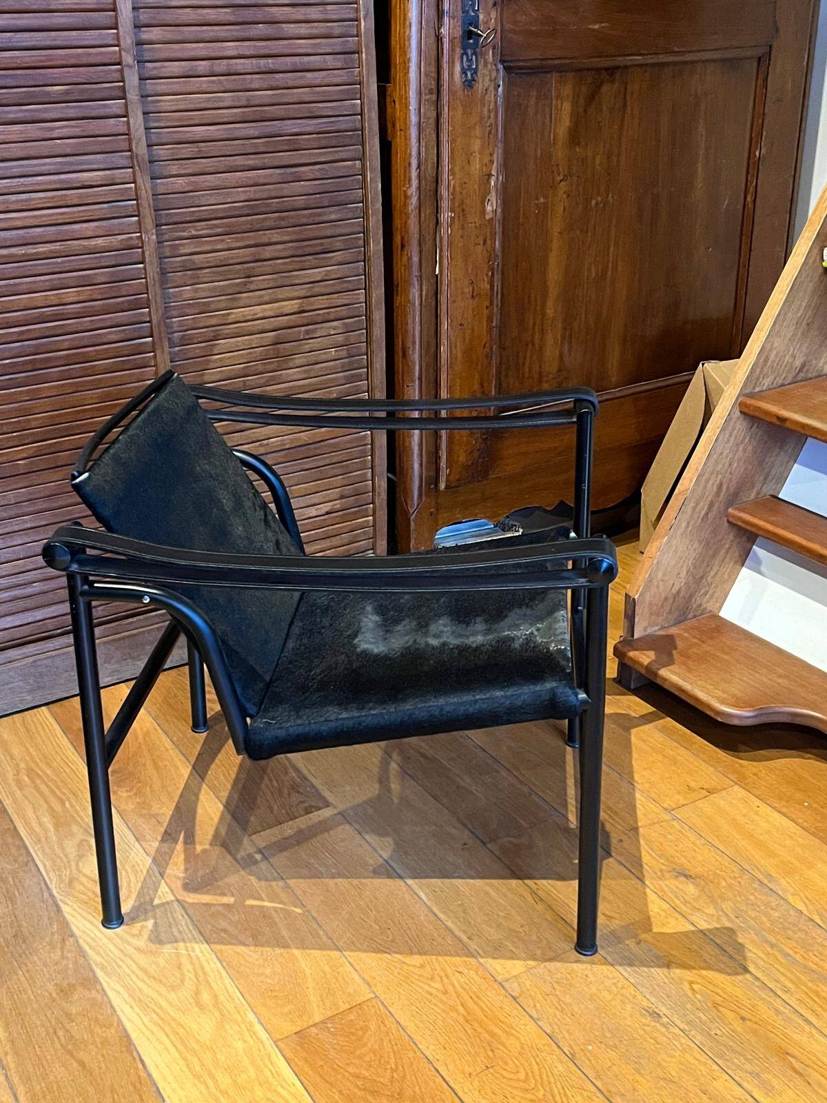 Vintage Le Corbusier Black Cowhide Armchair, Model LC1 by Cassina, 1970