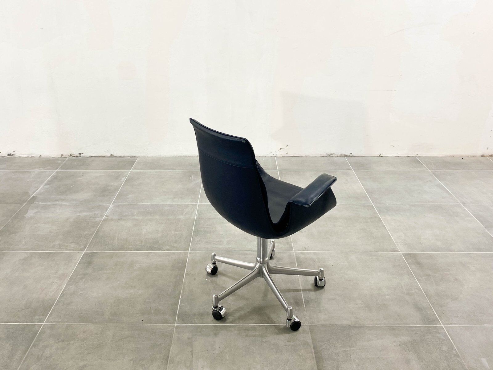 Chaise de bureau Fk 6727 Tulip attribuée à Fabricius & Kastholm pour Kill International, années 1960.