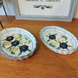 2 small pie dishes