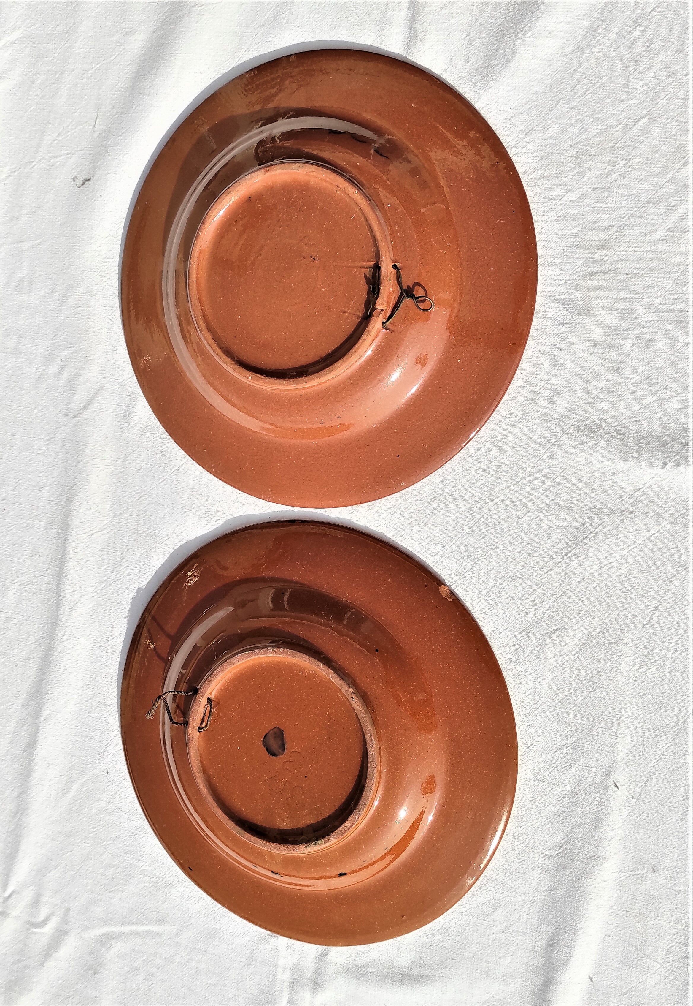 Hand-painted plates with fastening system 1 pair