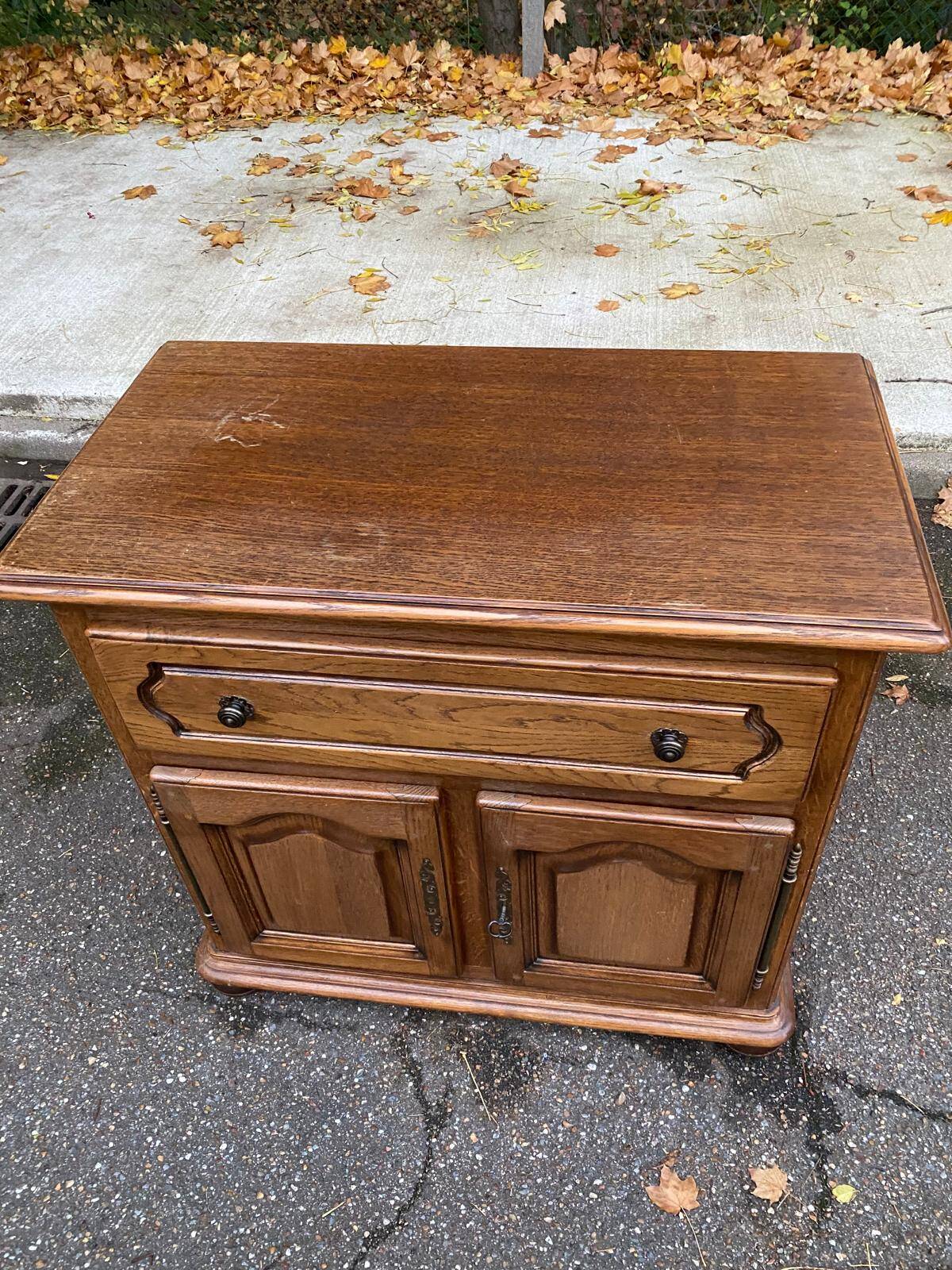 Buffet en chêne massif Louis XIV