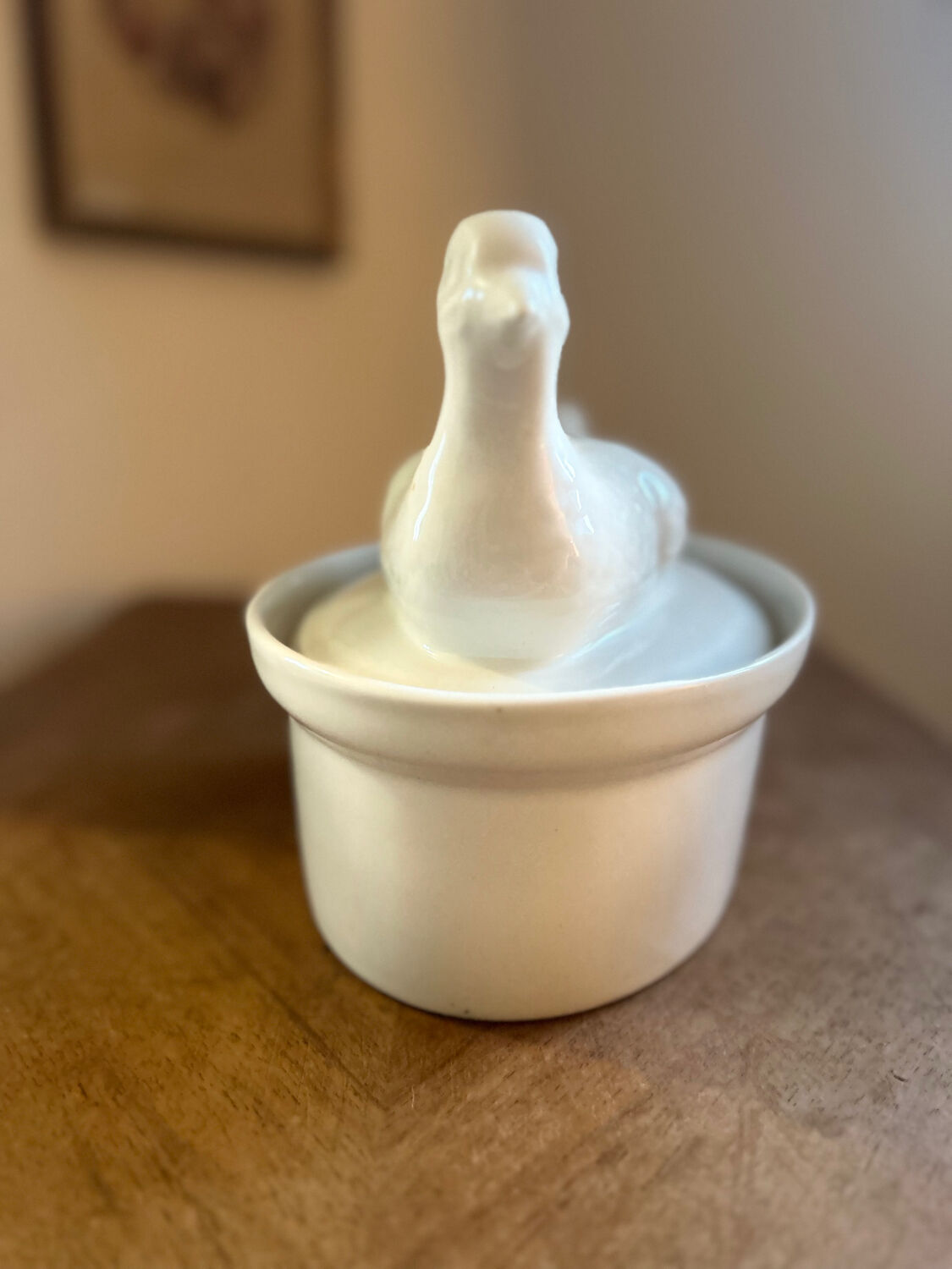 Oven dish in porcelain shaped like a pheasant