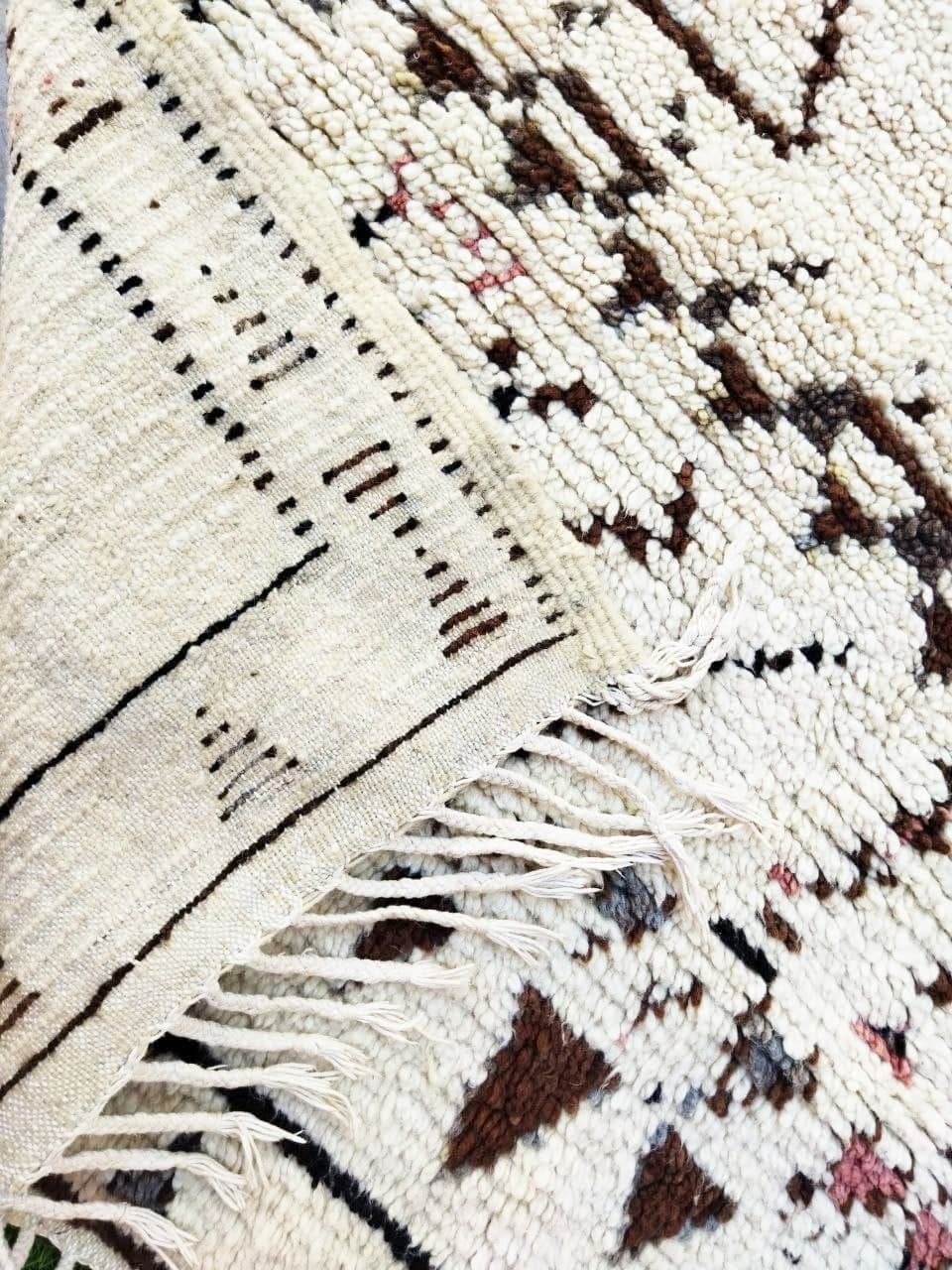 Tapis tribal marocain en laine berbère 262 x 117cm