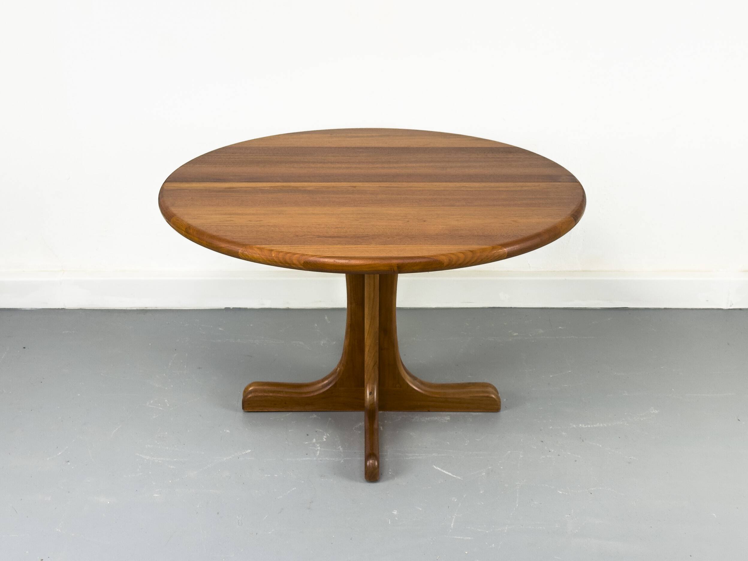Danish Round Extendable Dining Table in Teak, 1970s