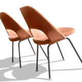 Pair of "Conference" chairs by Eero Saarinen in velvet Knoll