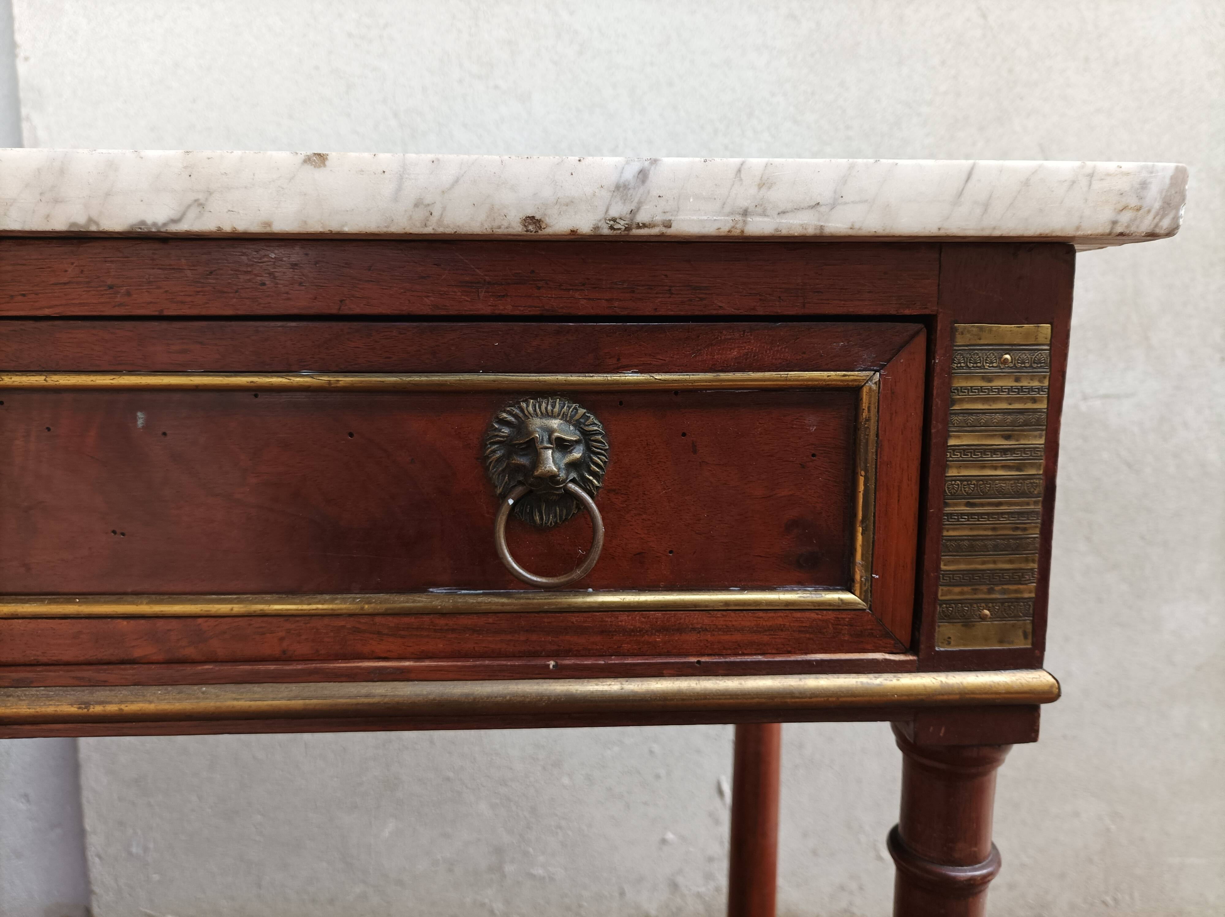 Console Louis XVI en acajou