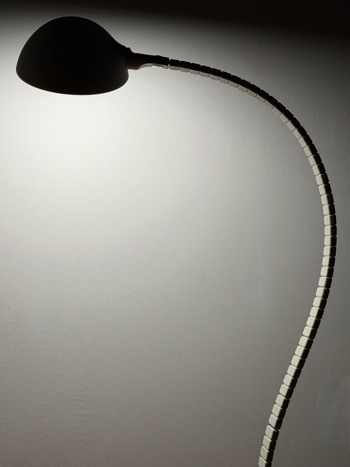 "Vertebre" floor lamp by Elio Martinelli for Martinelli Luce – Italy