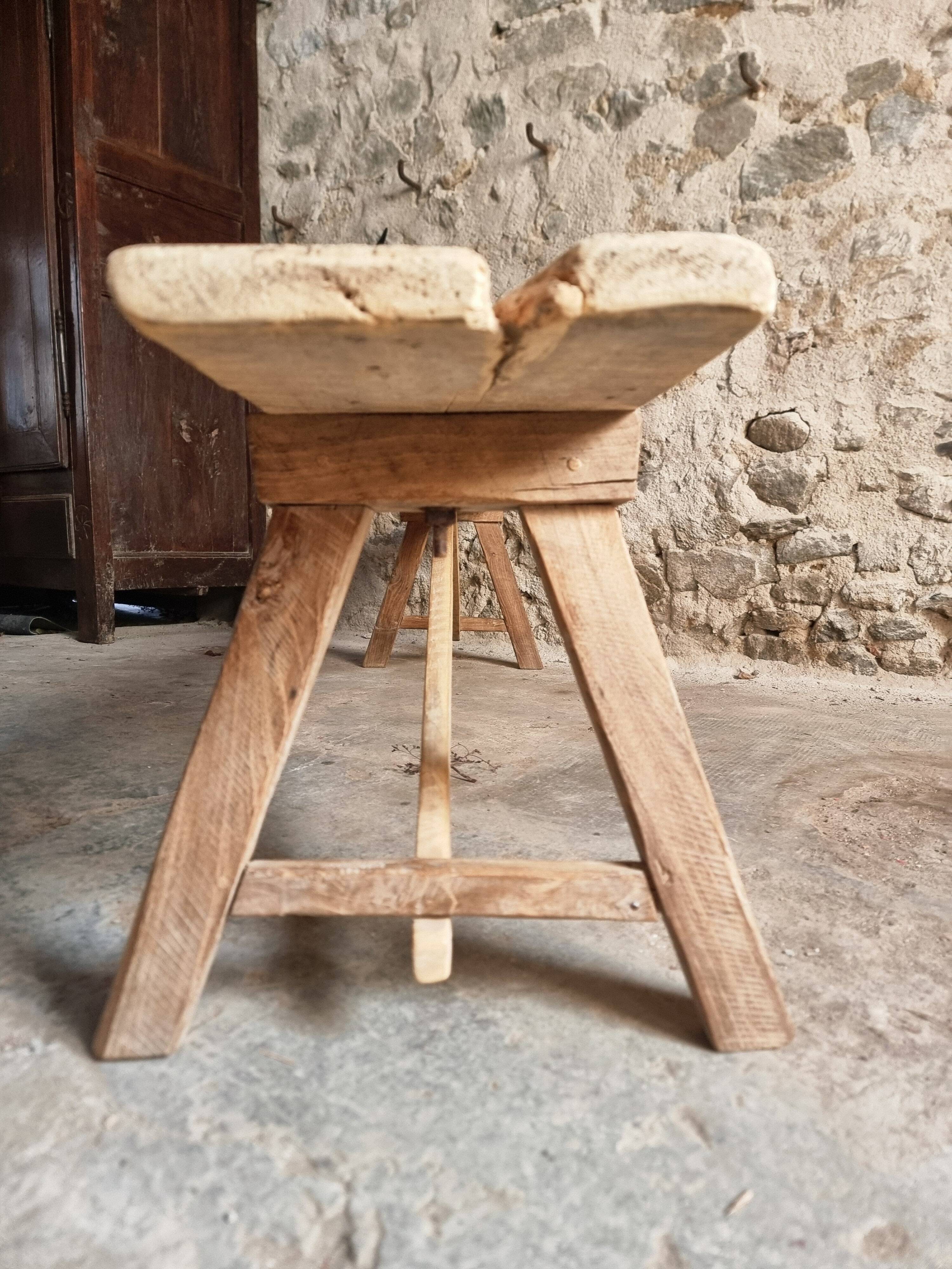 French antique wooden bench – Rustic farmhouse bench – Poplar and chestnut – Late 19th century – 198 cm