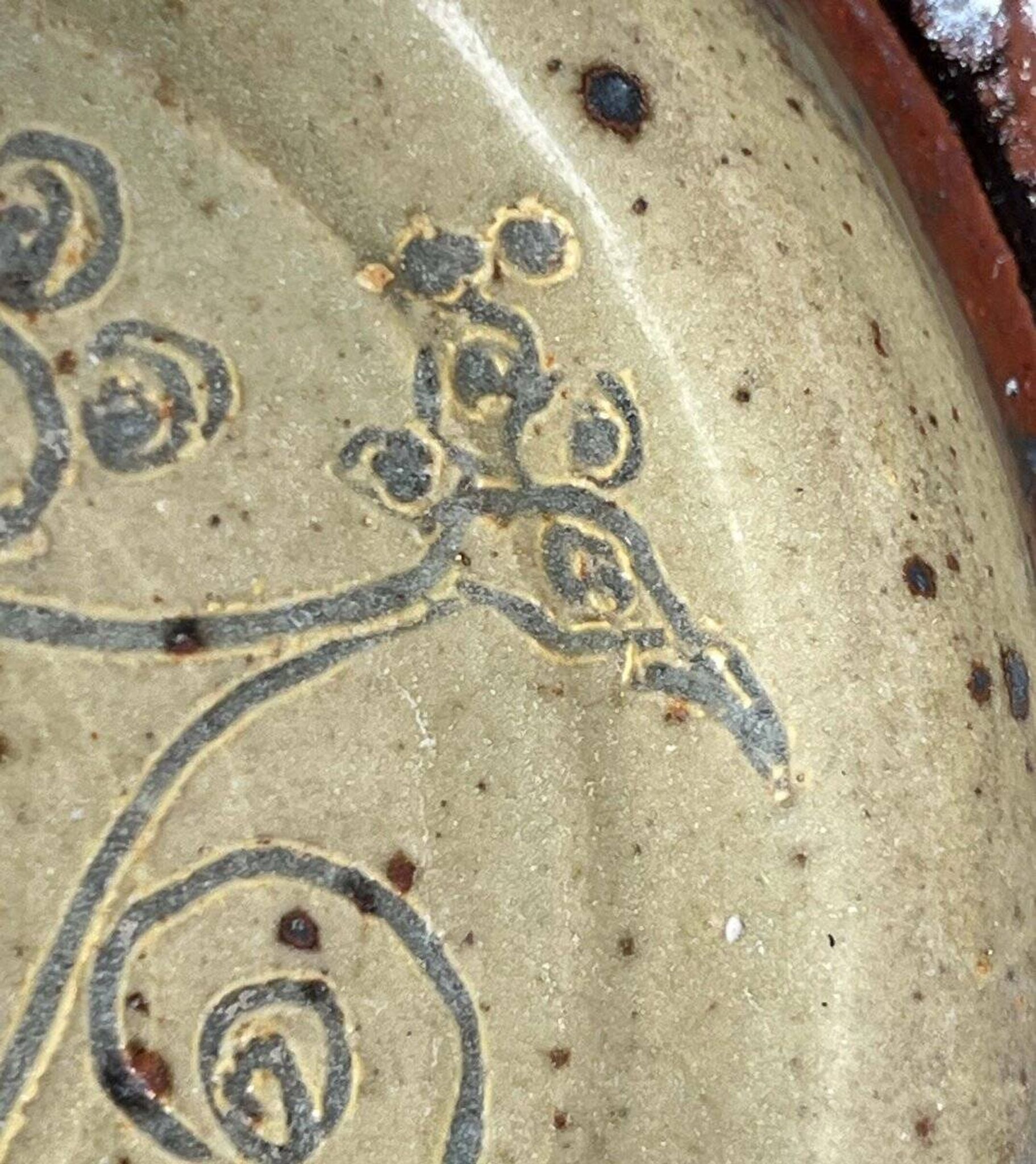 Mid-century modern Danish studio pottery bowl by Bente Lemche, 1960s.