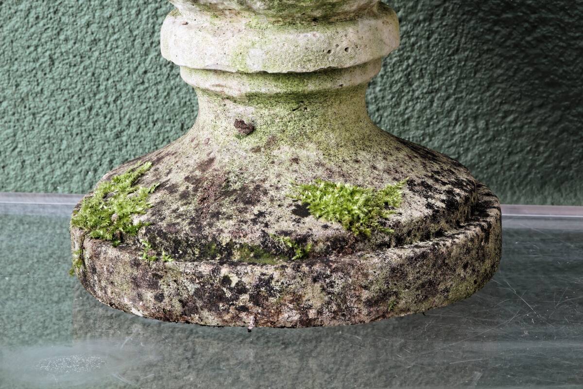 Pair of pine cones in reconstituted stone