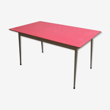 Table formica rouge