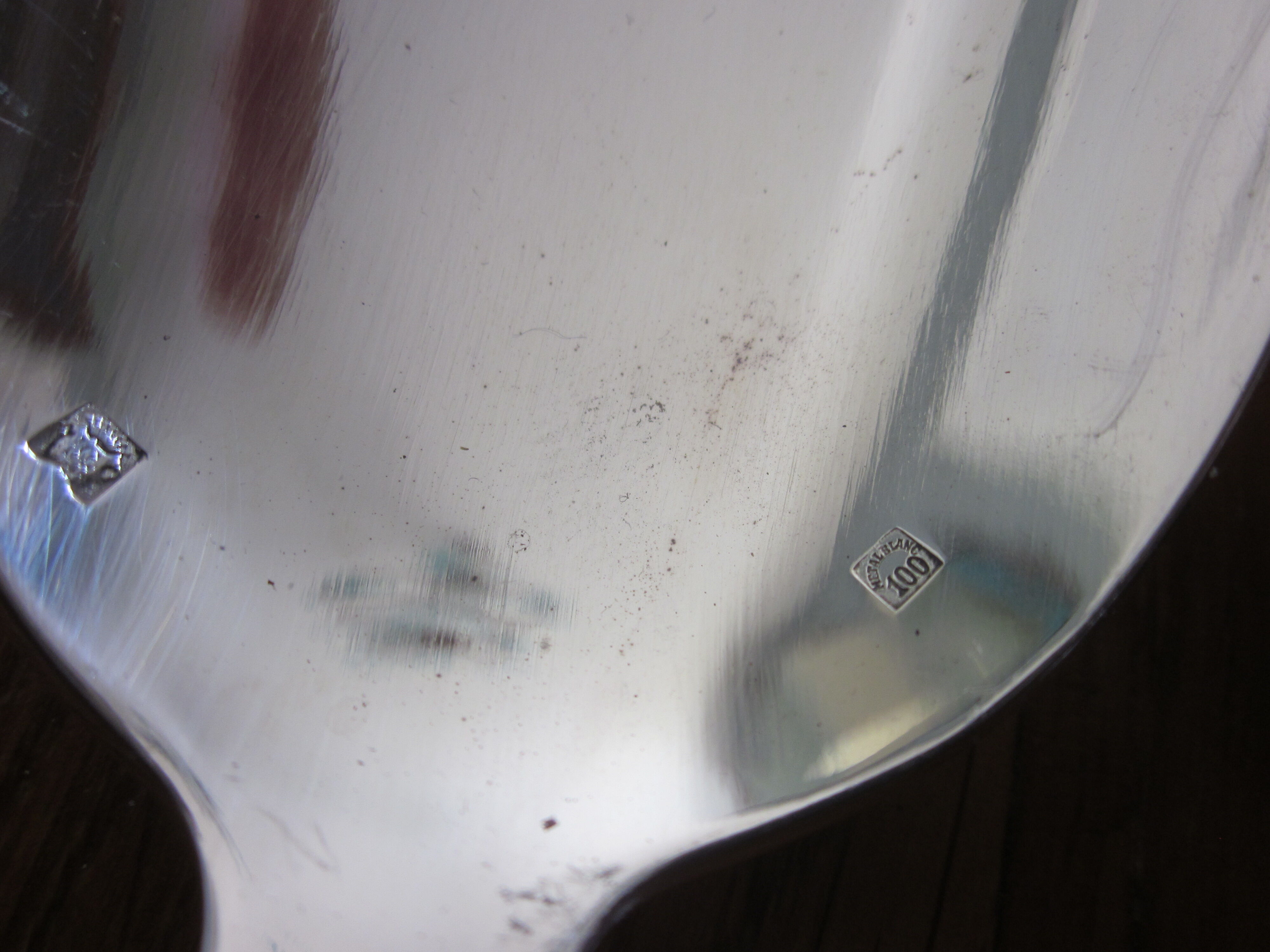 Silver metal menagere 50 pieces